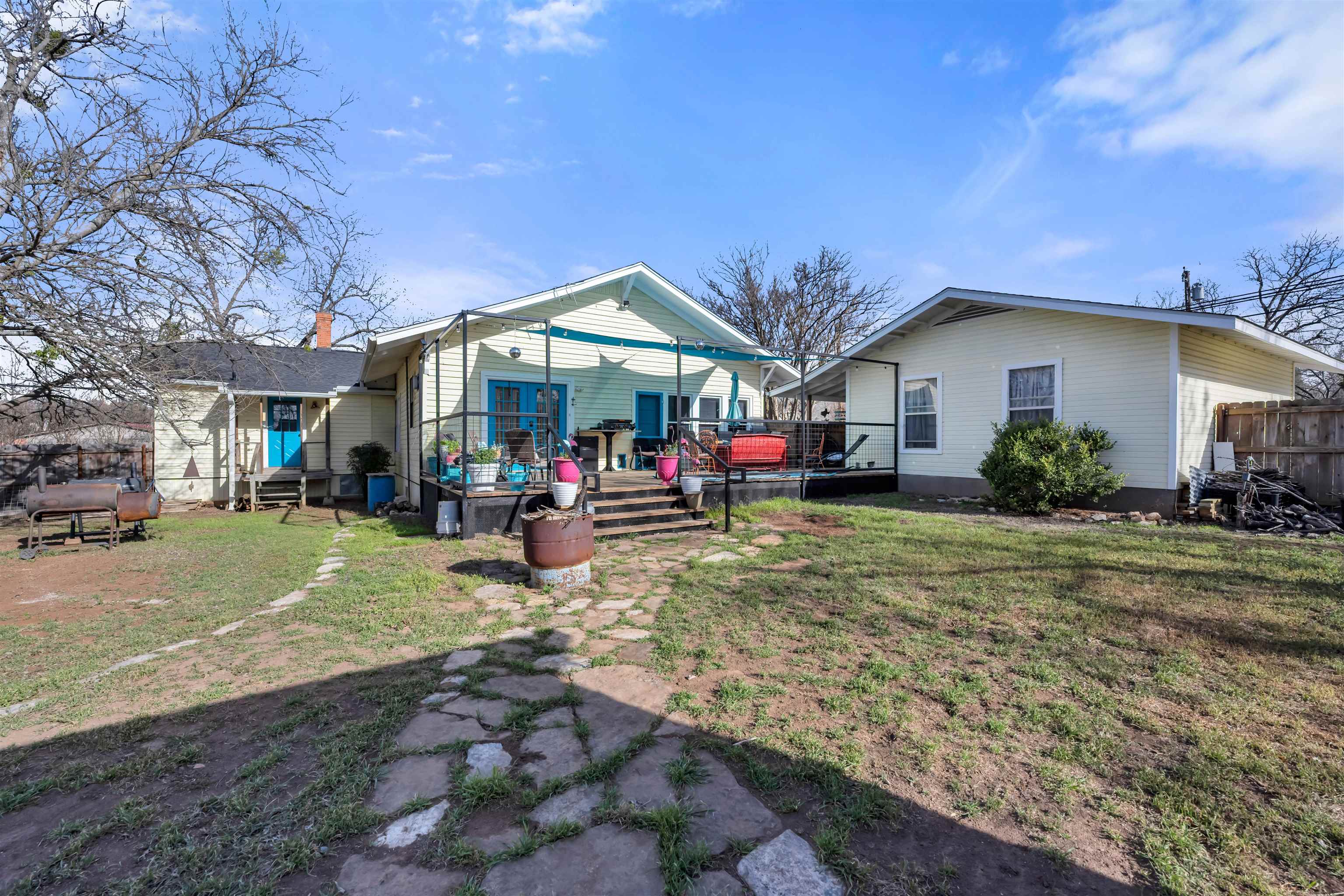 909 Flag Street