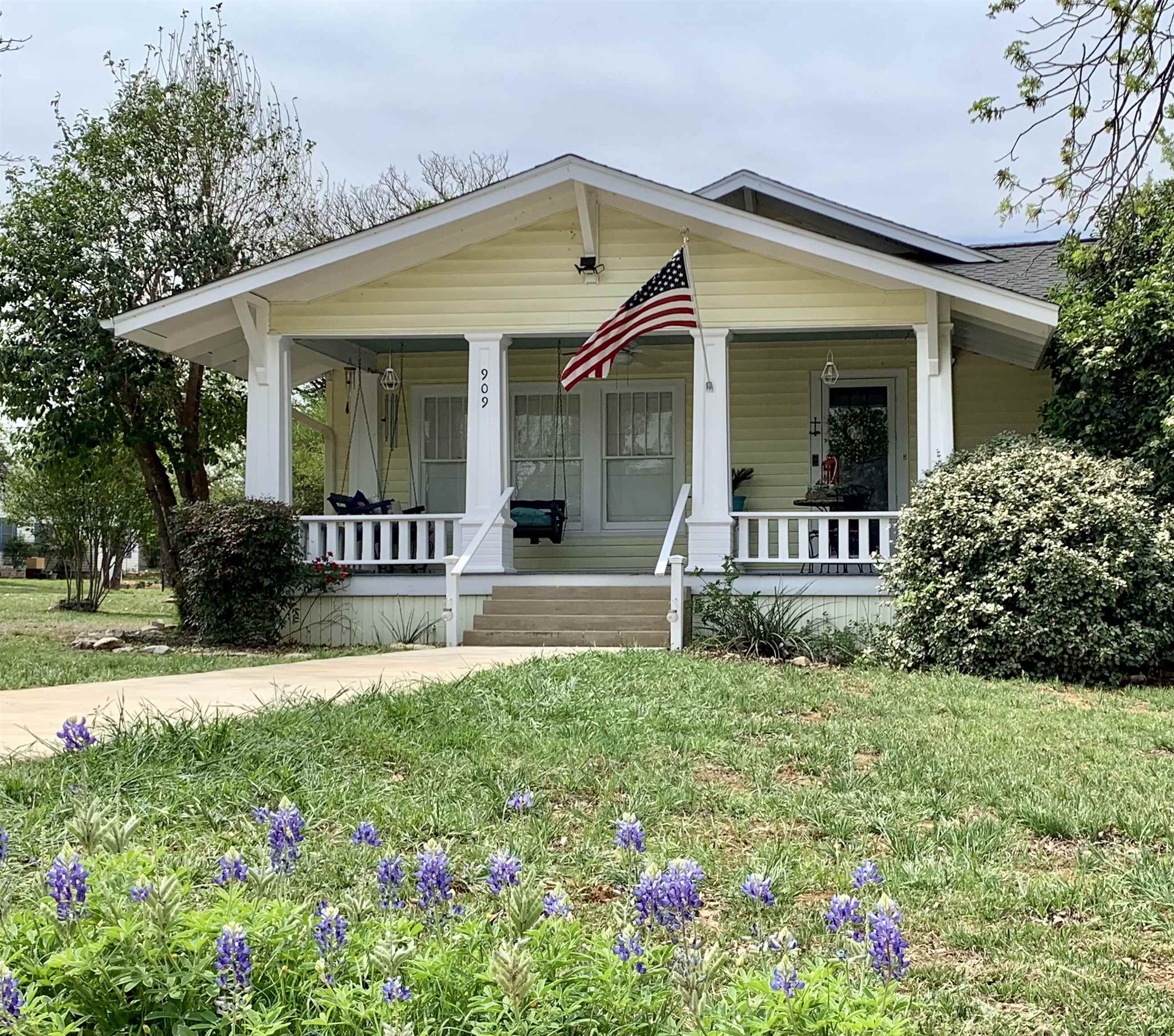909 Flag Street