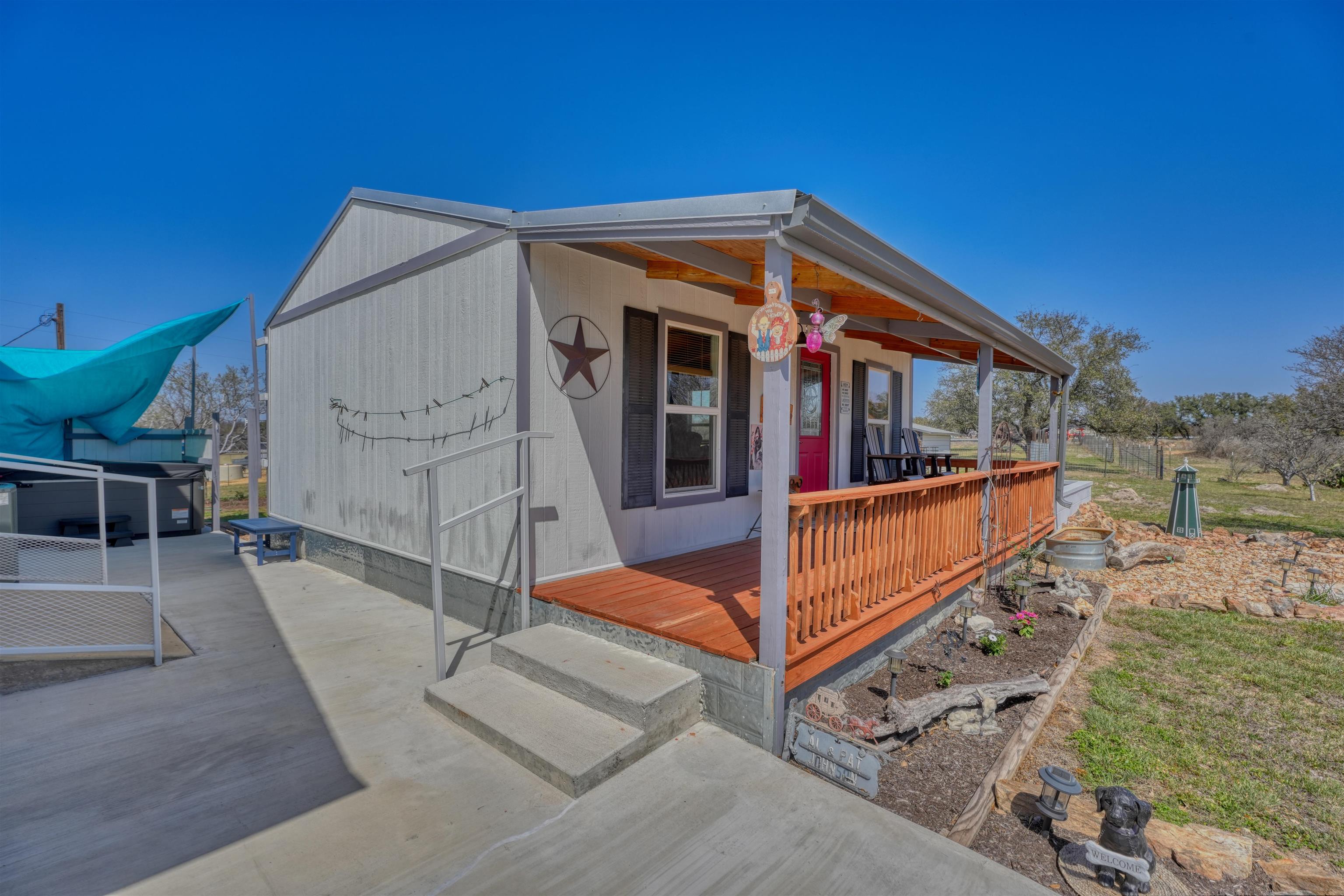 202 W Rio Drive