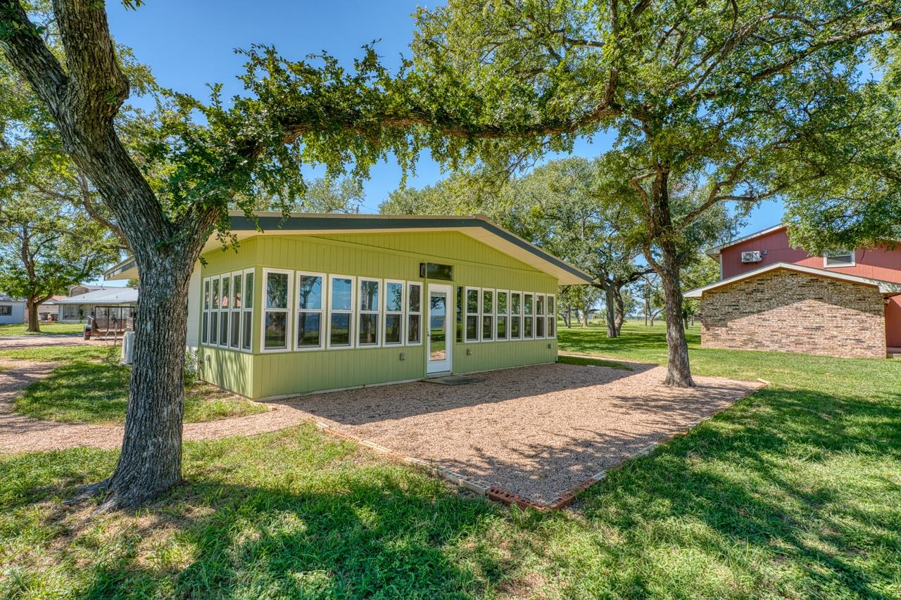 610 Cedar
