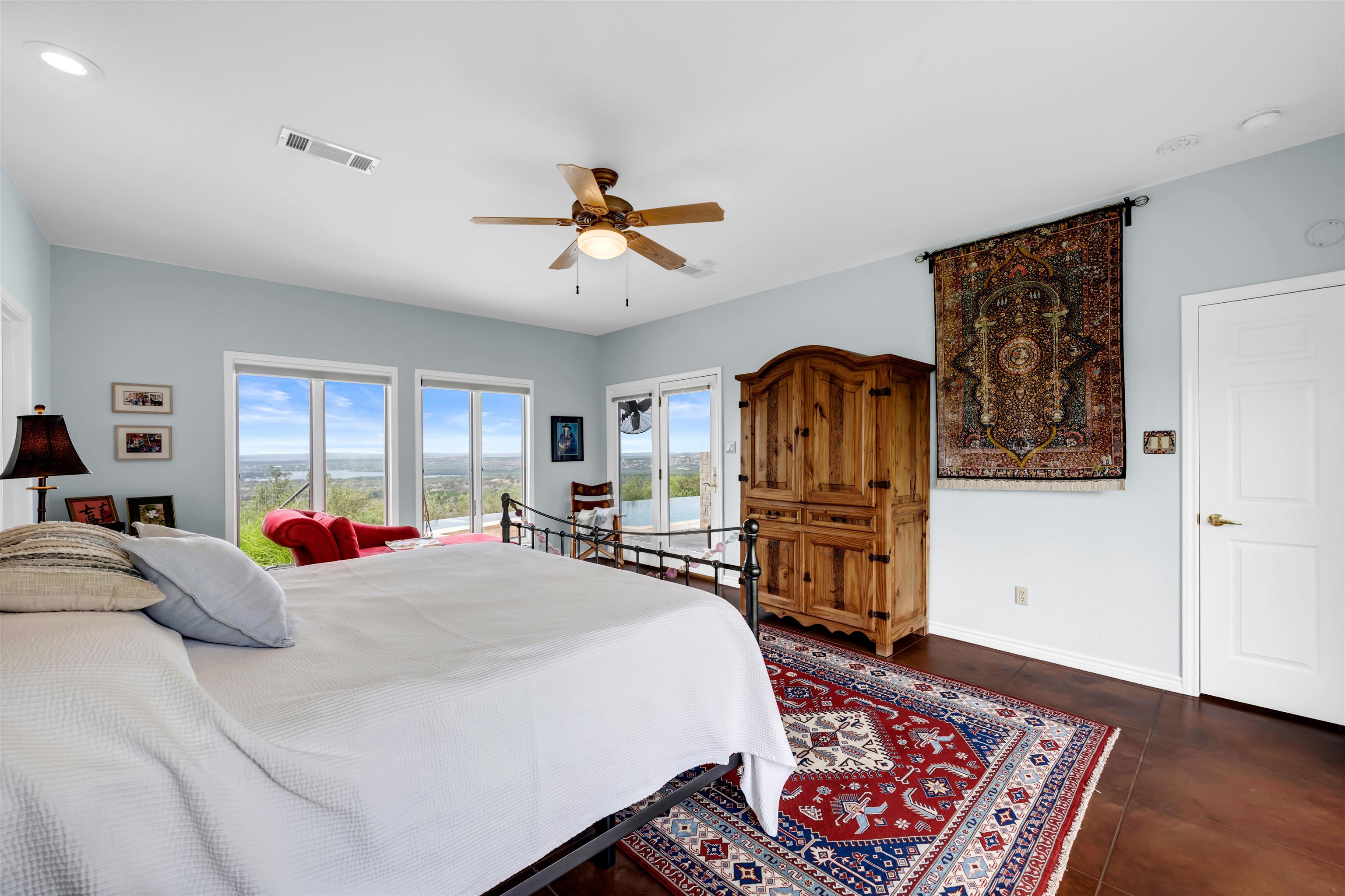 206 Vista Hermosa