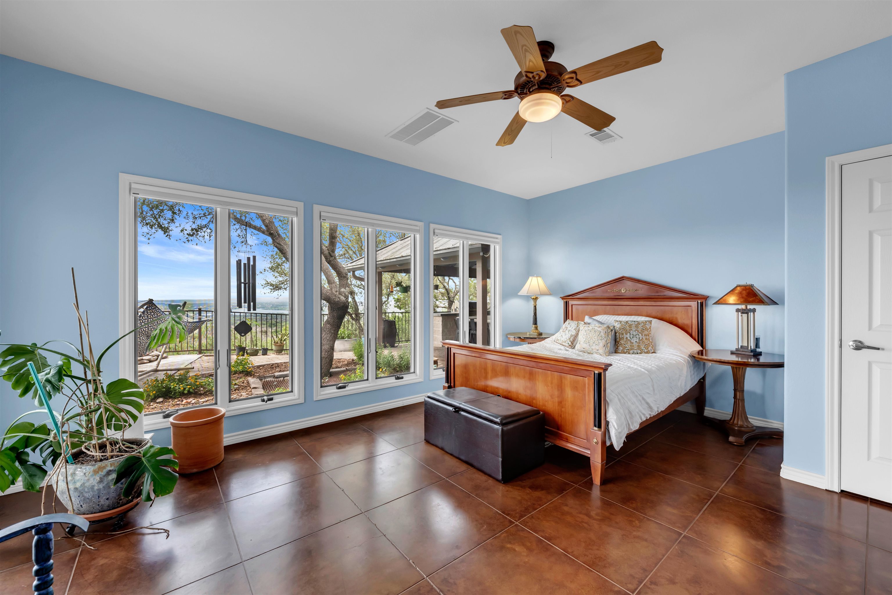 206 Vista Hermosa