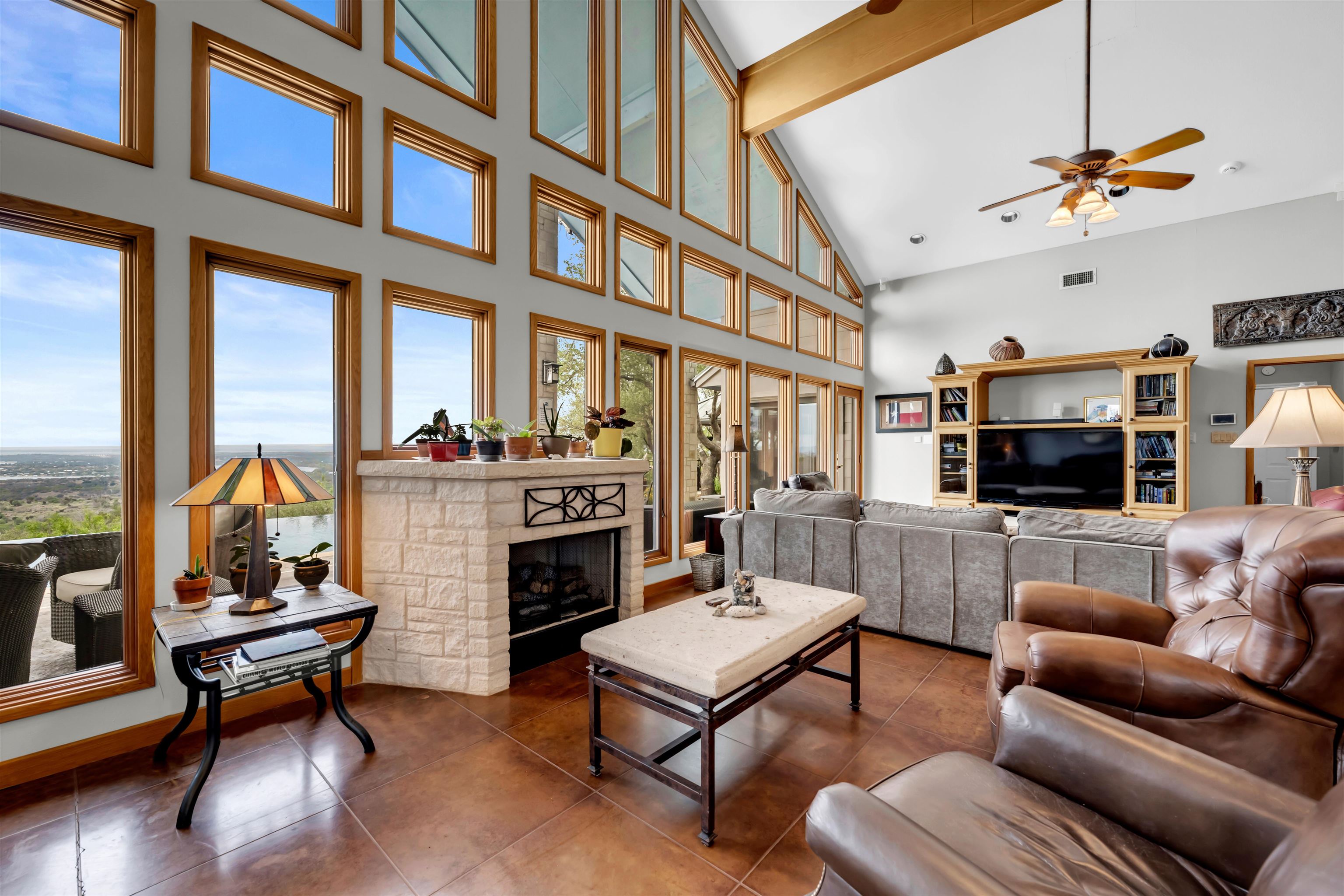 206 Vista Hermosa