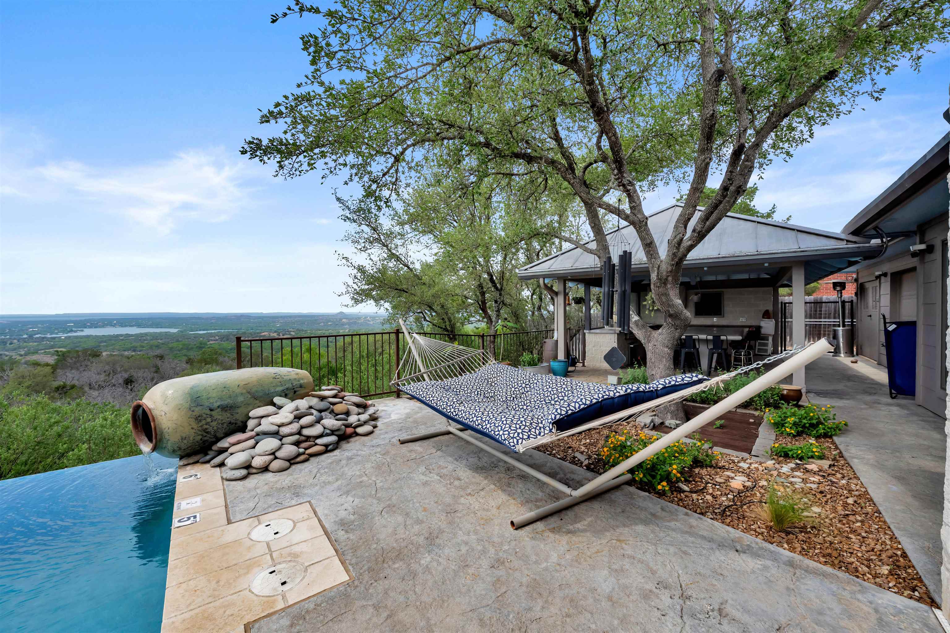 206 Vista Hermosa