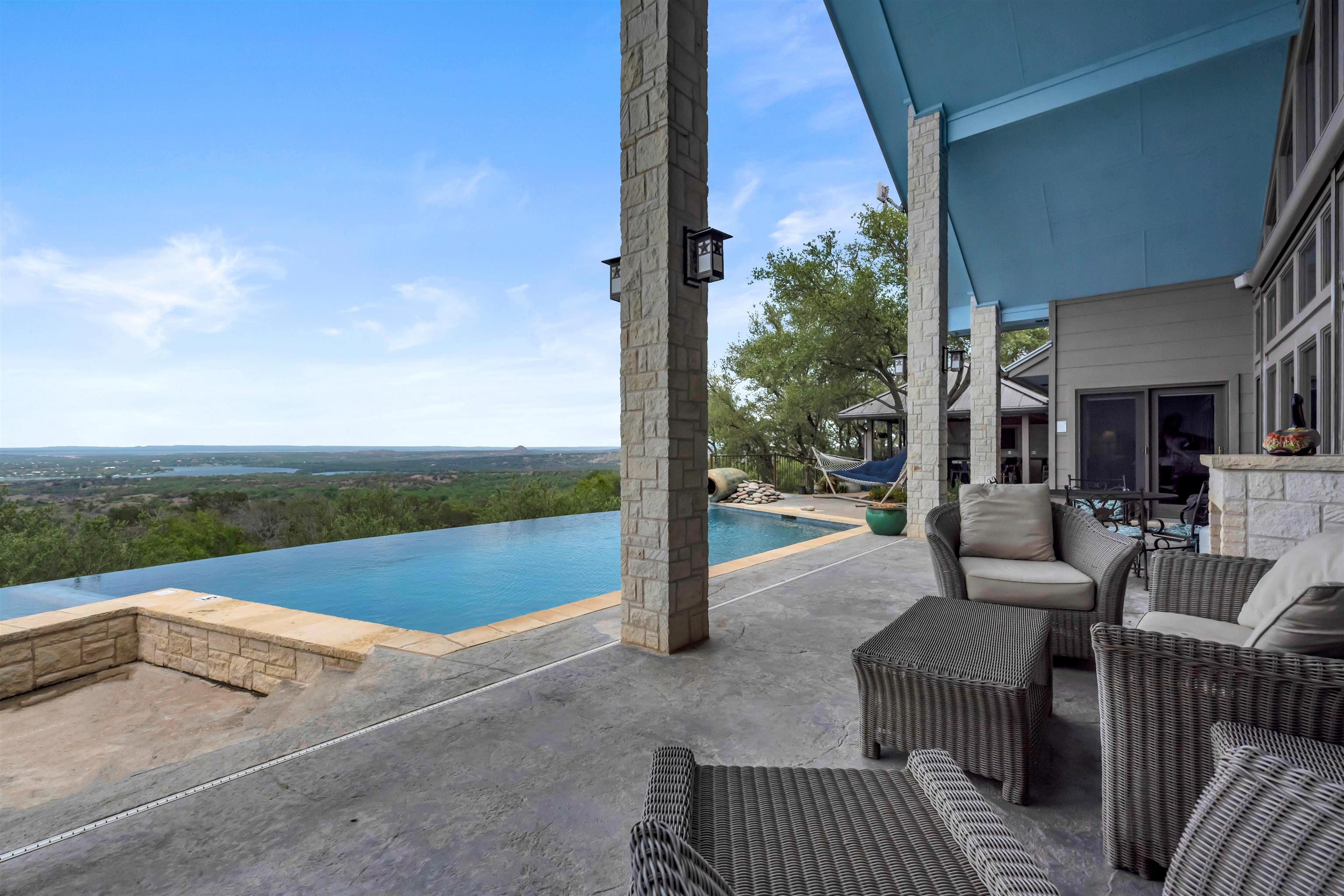 206 Vista Hermosa