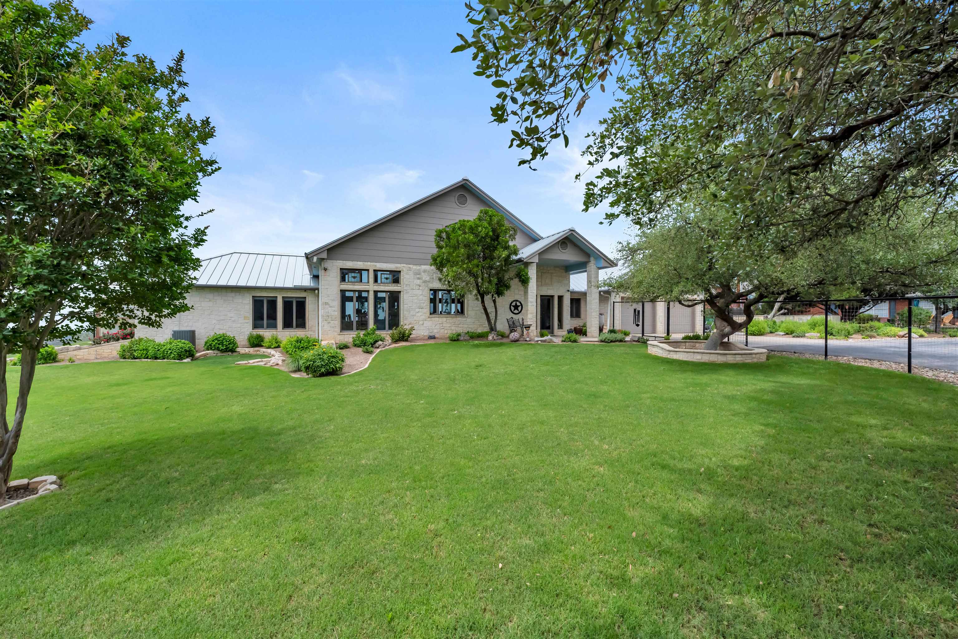 206 Vista Hermosa