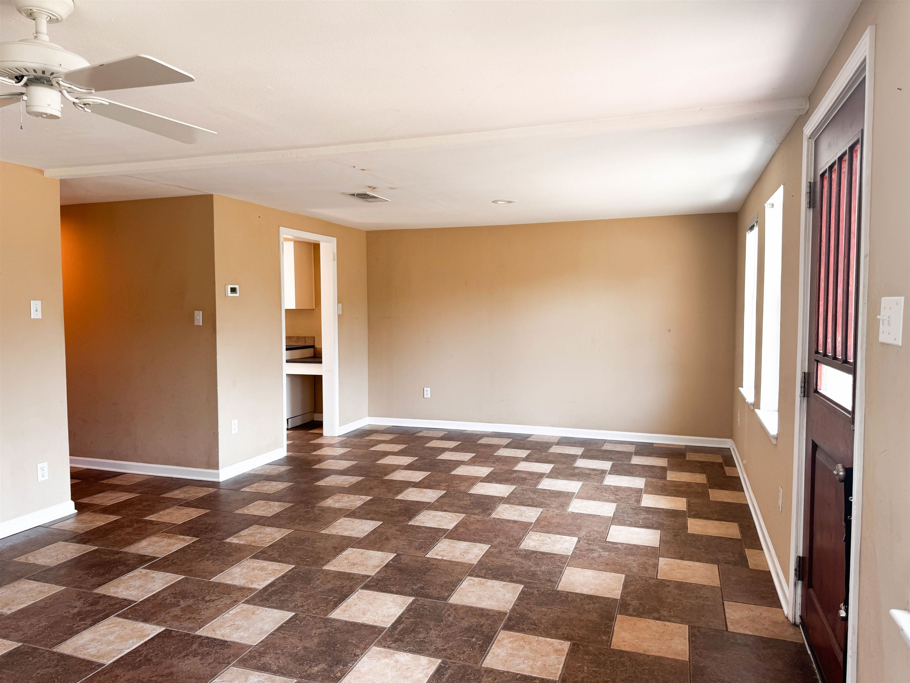 1007 E Wallace