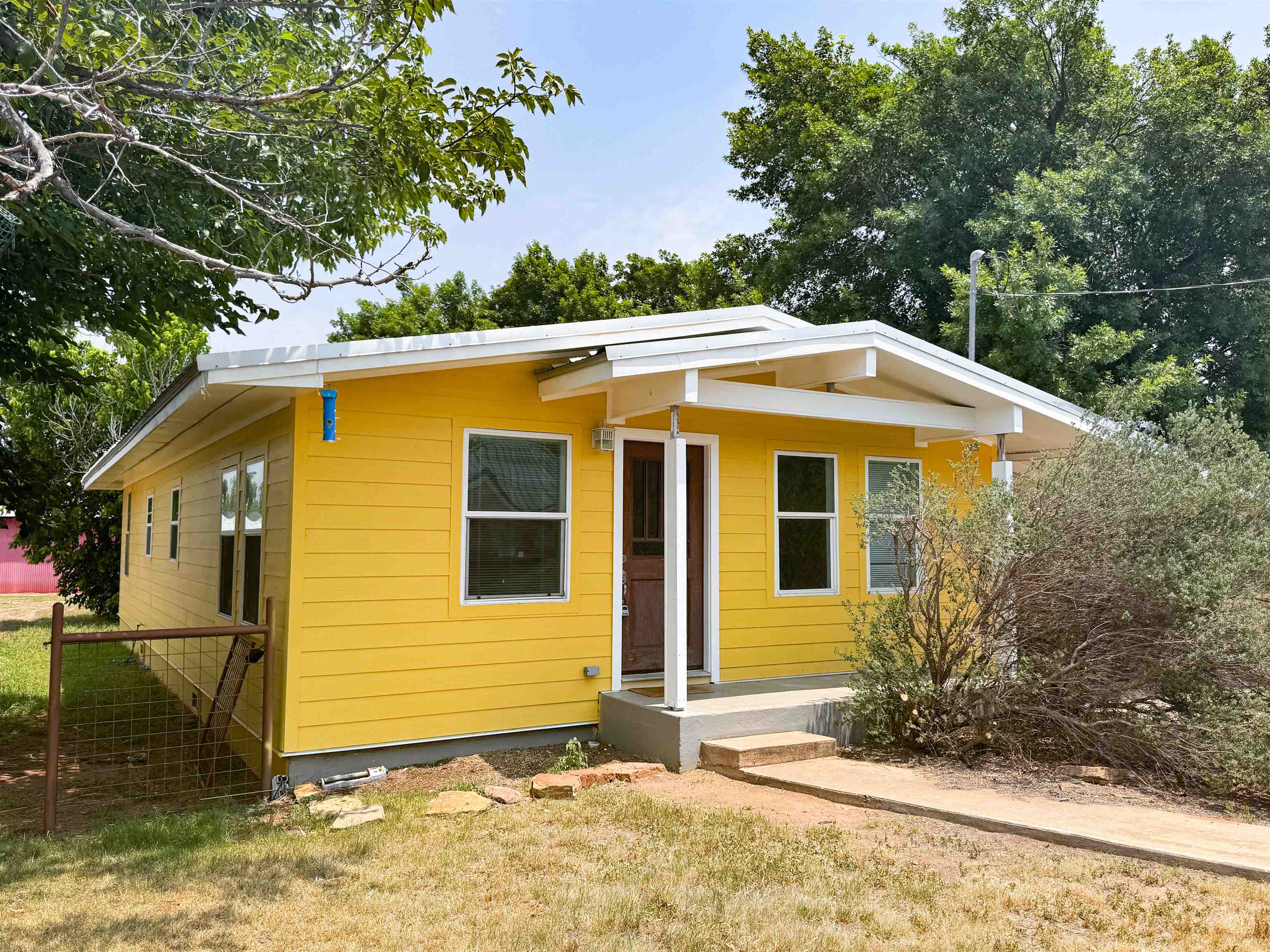 1007 E Wallace