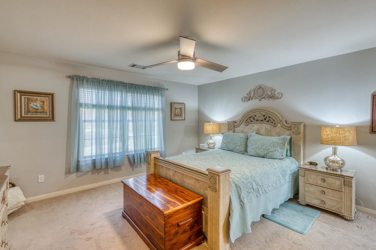 215 E Mountain View Dr.