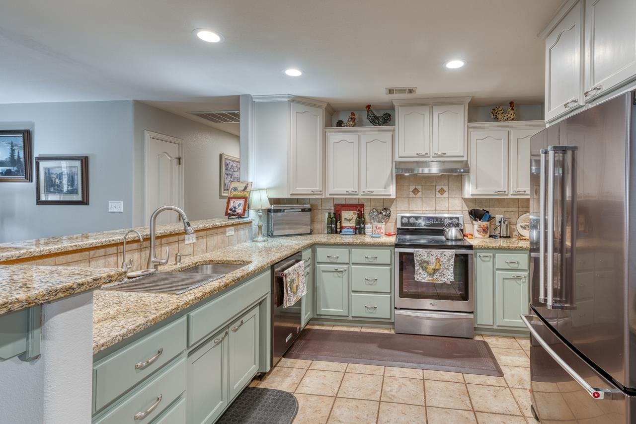 215 E Mountain View Dr.