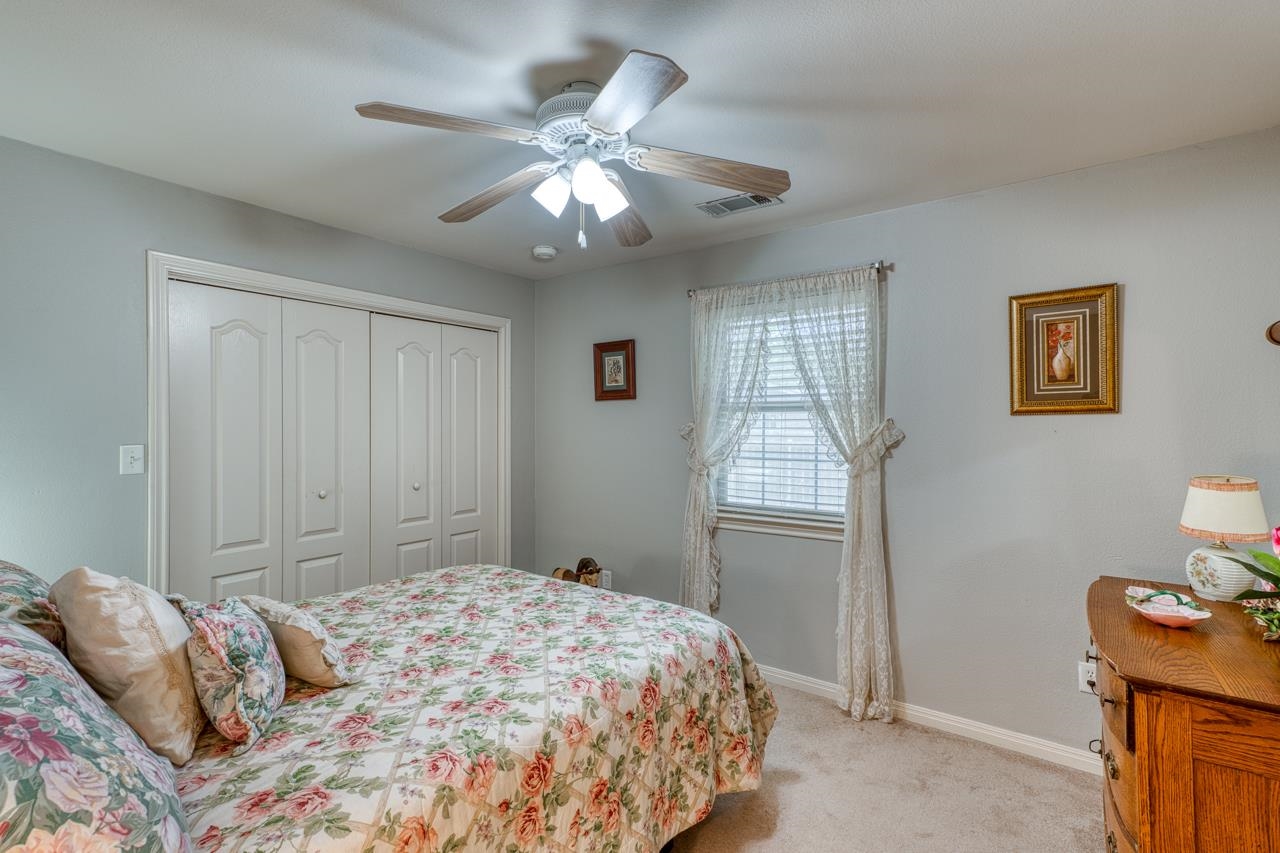 215 E Mountain View Dr.