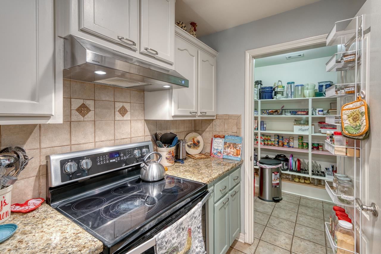 215 E Mountain View Dr.