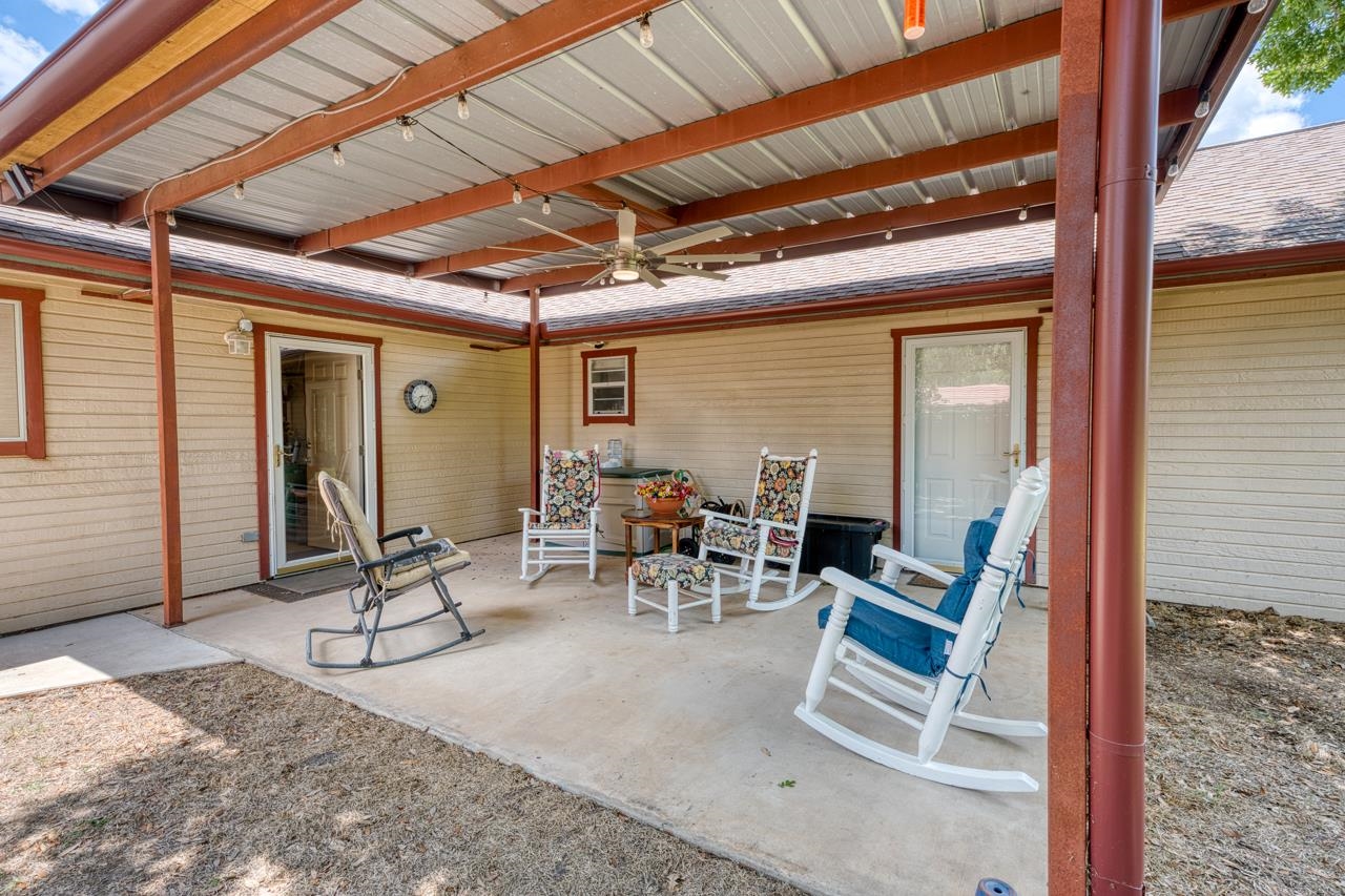215 E Mountain View Dr.
