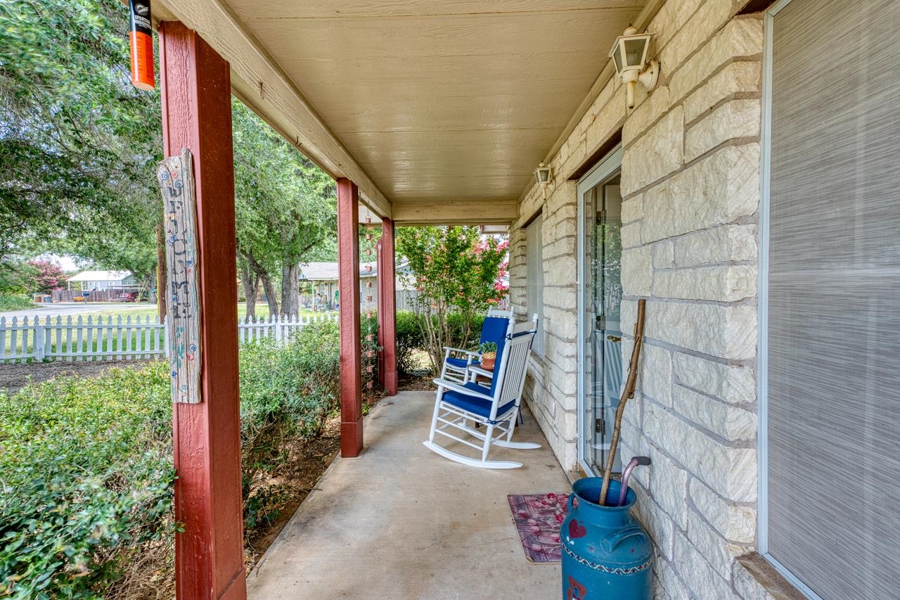 215 E Mountain View Dr.