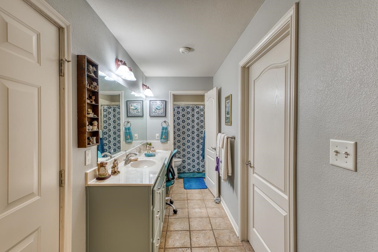 215 E Mountain View Dr.