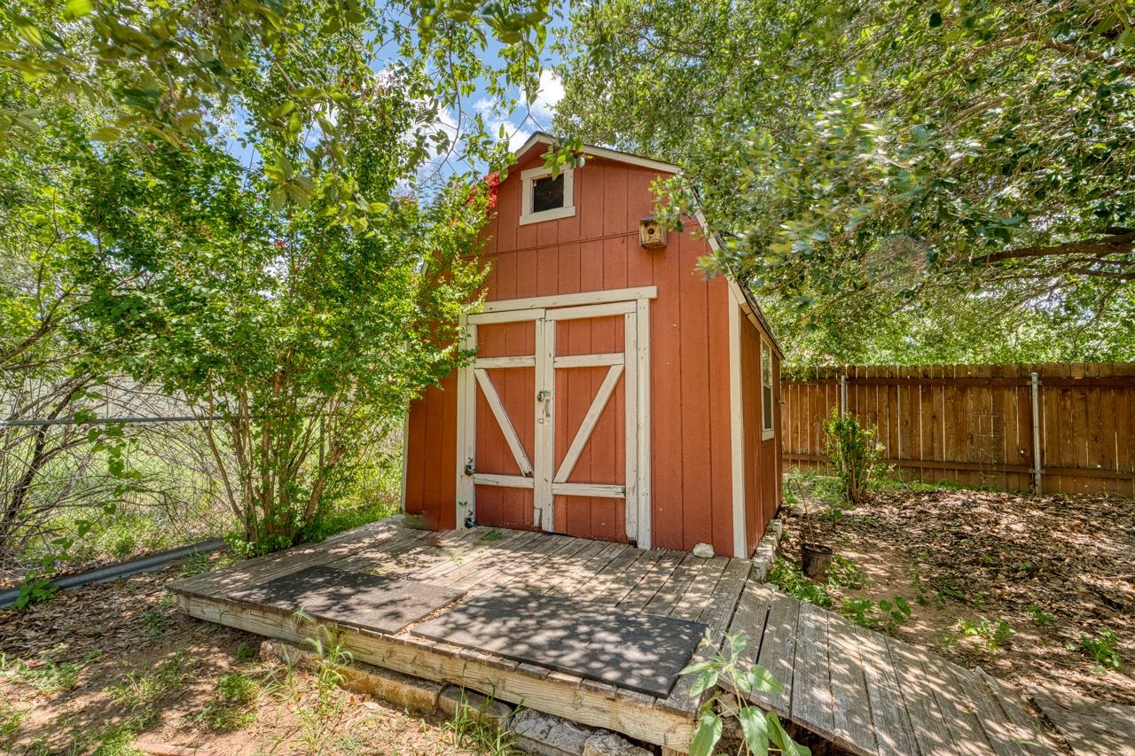 215 E Mountain View Dr.