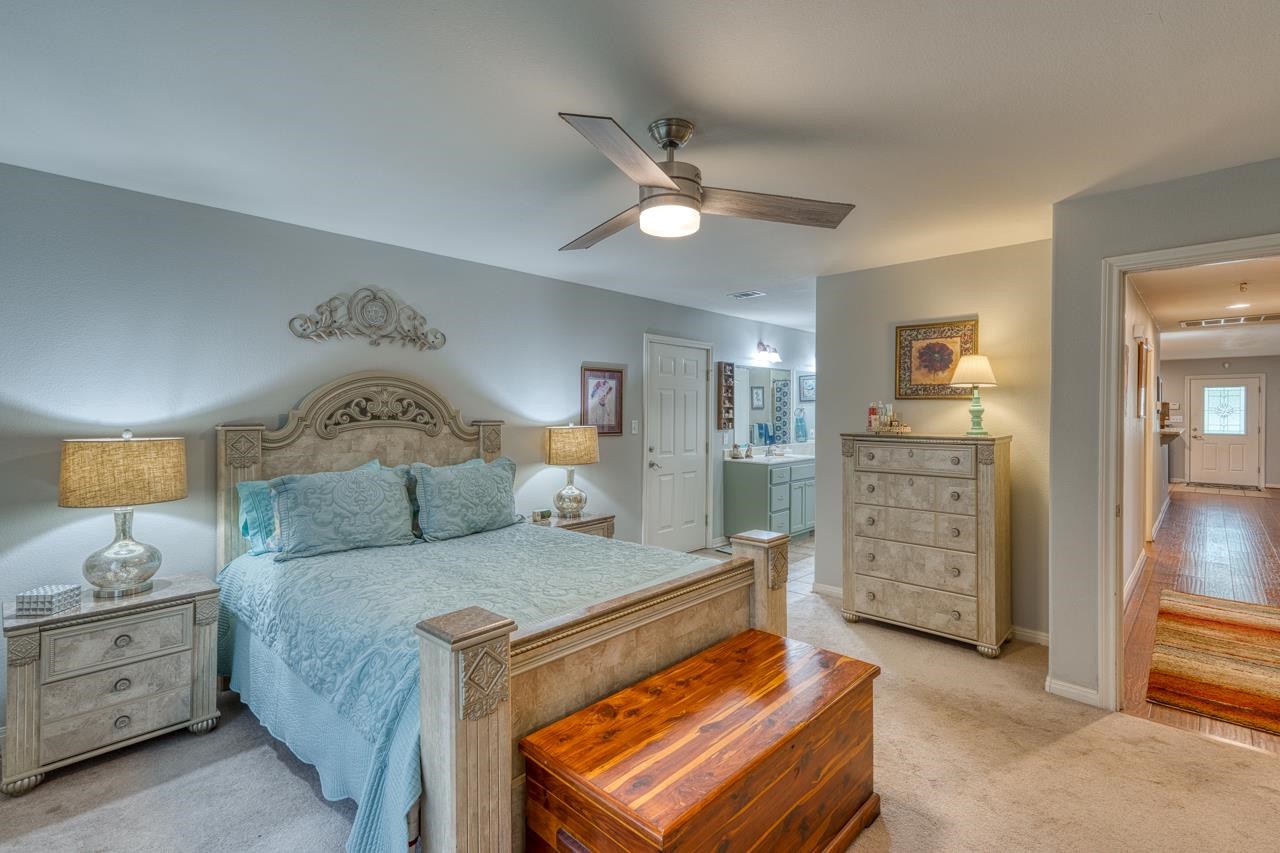 215 E Mountain View Dr.