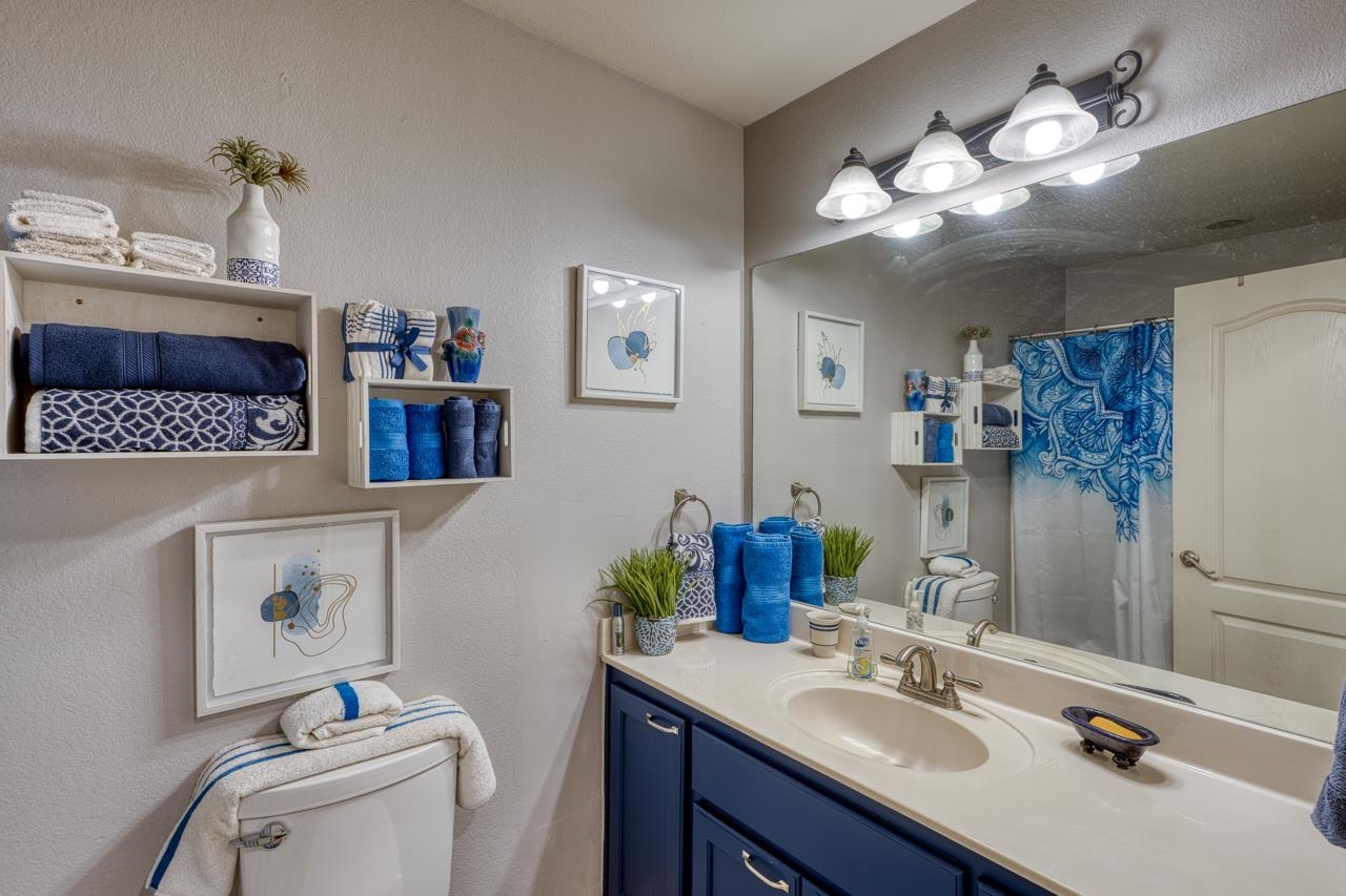 215 E Mountain View Dr.