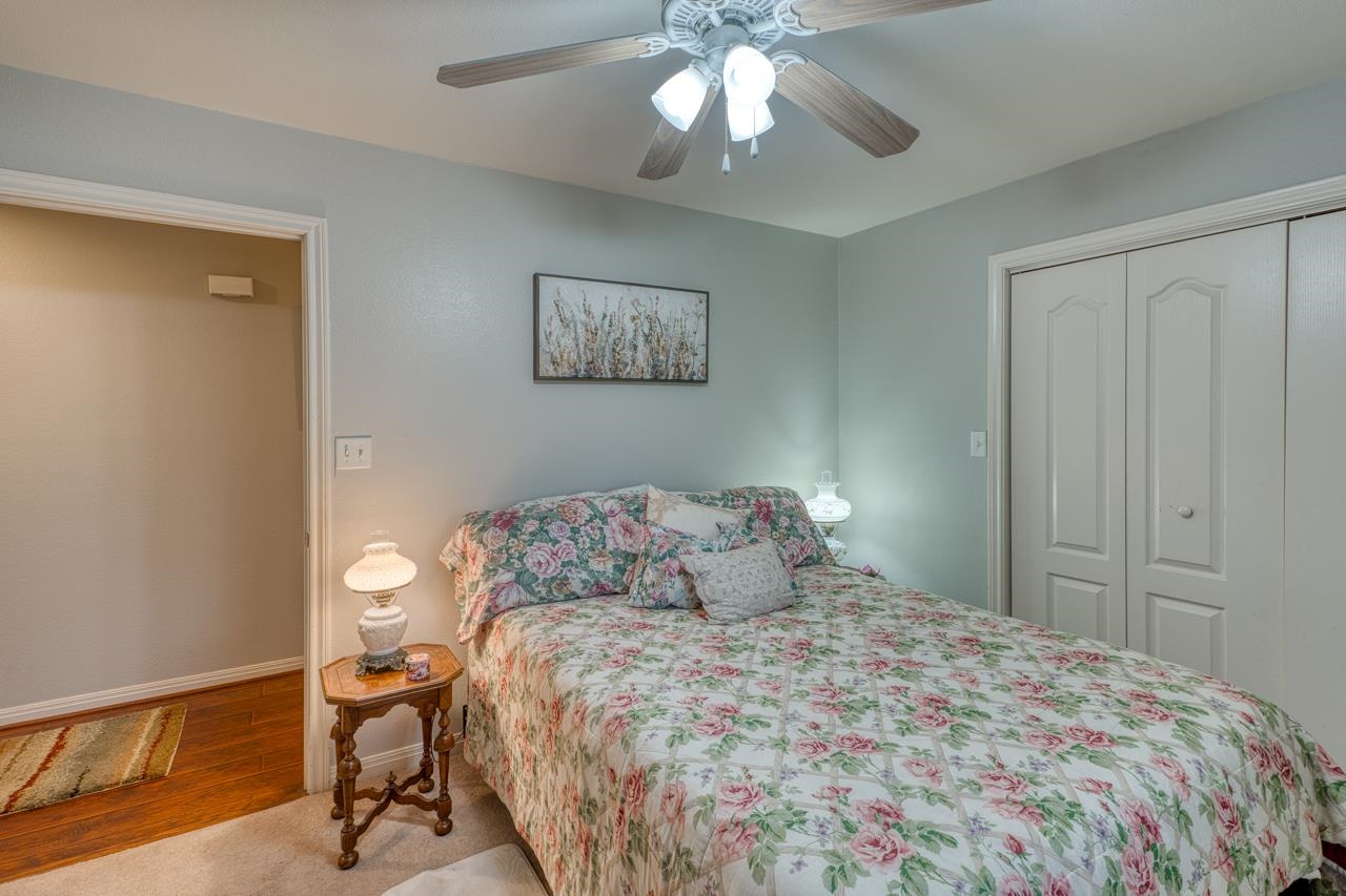 215 E Mountain View Dr.