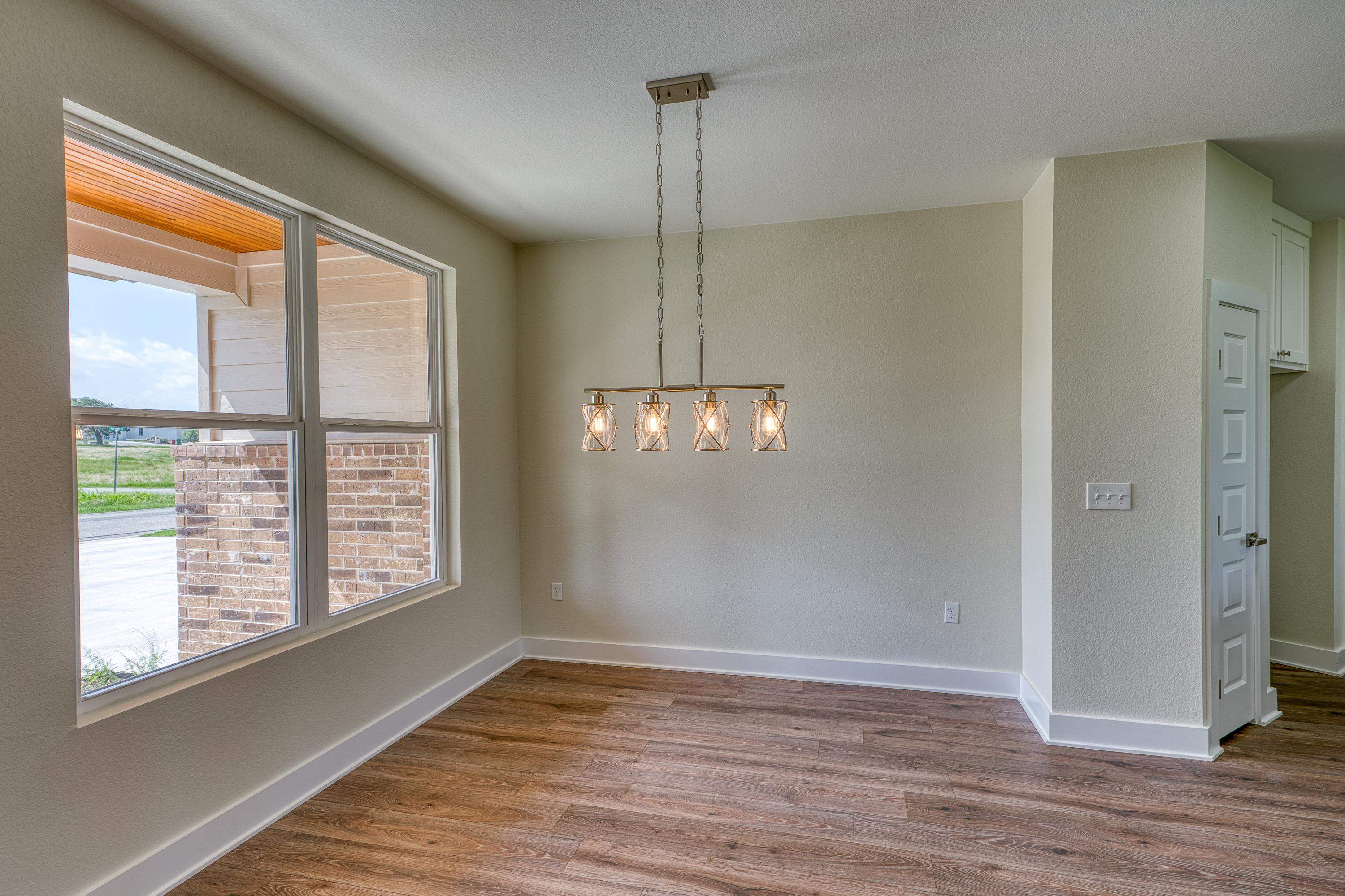 206 Oak Grove Parkway