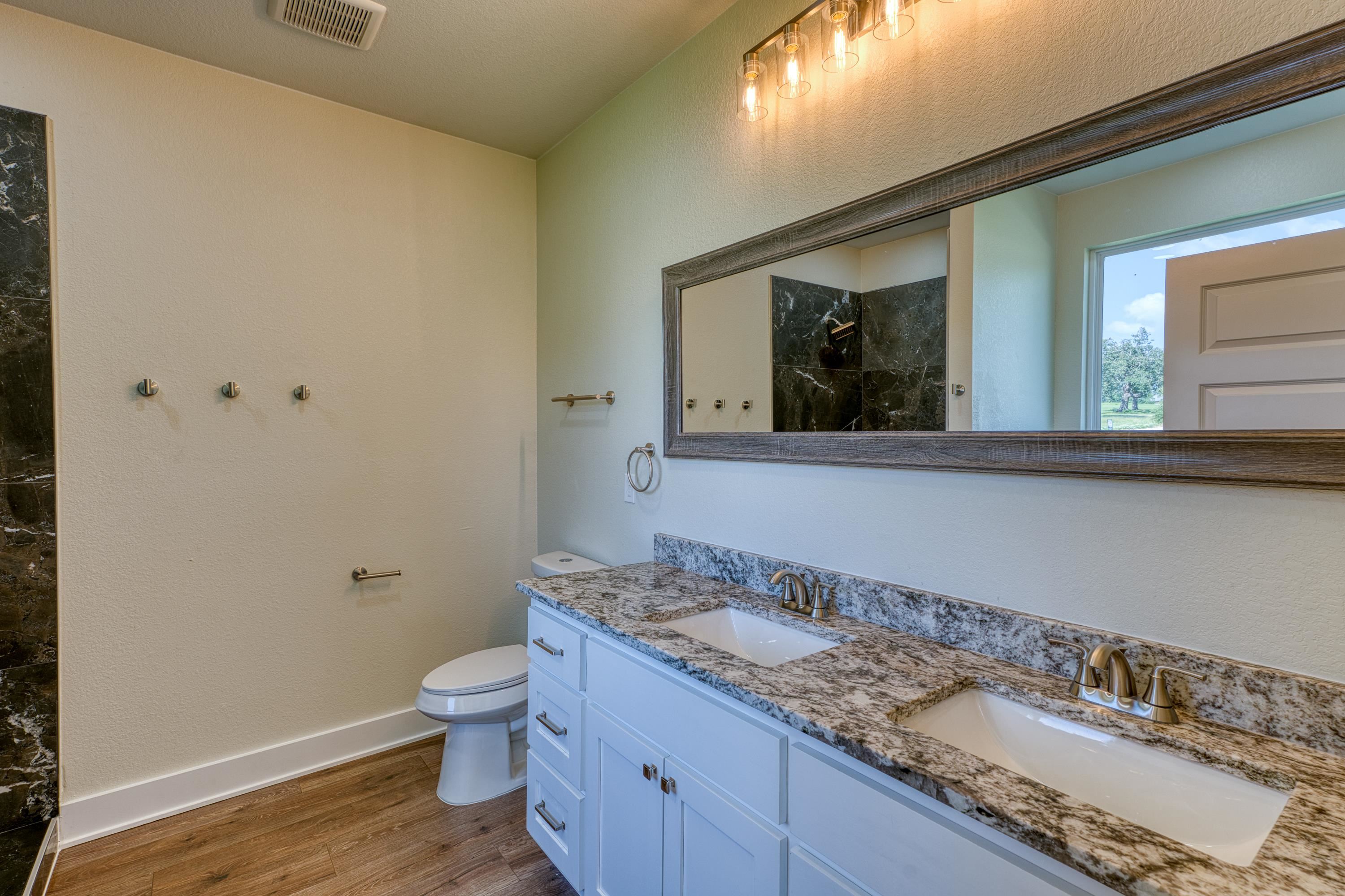 206 Oak Grove Parkway