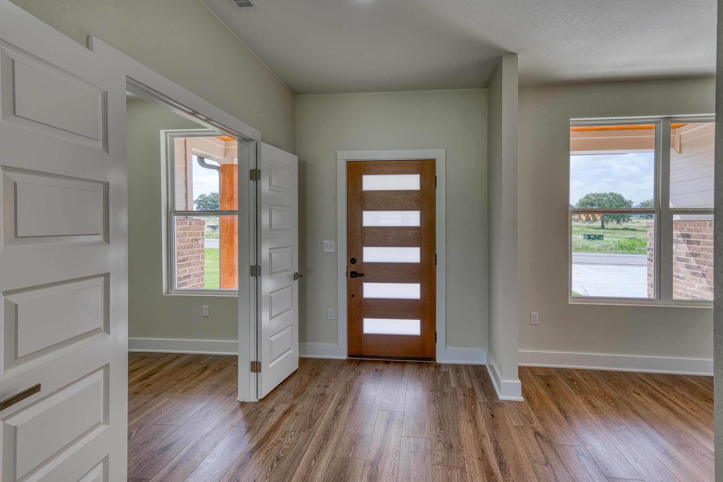 206 Oak Grove Parkway