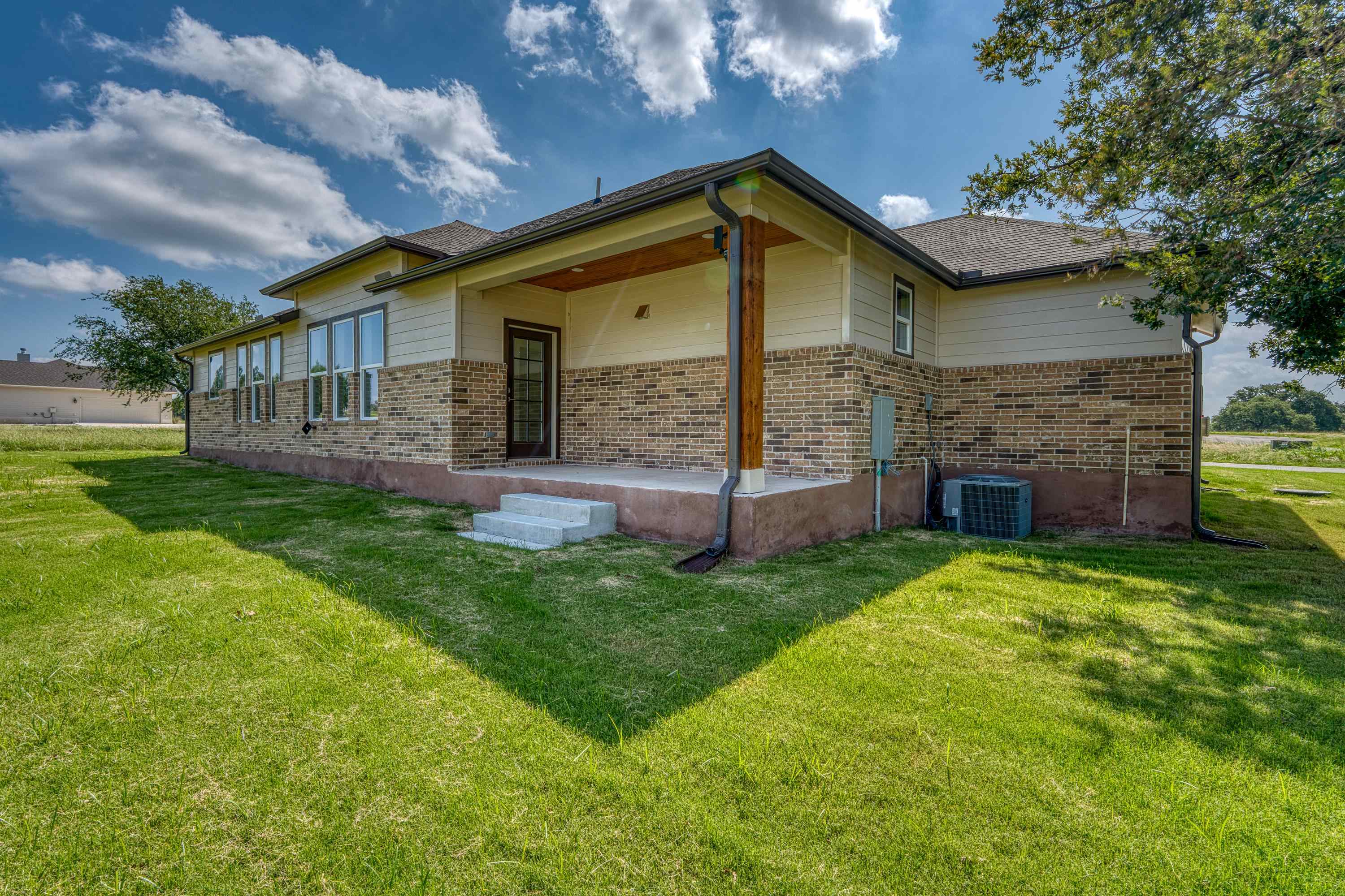 206 Oak Grove Parkway