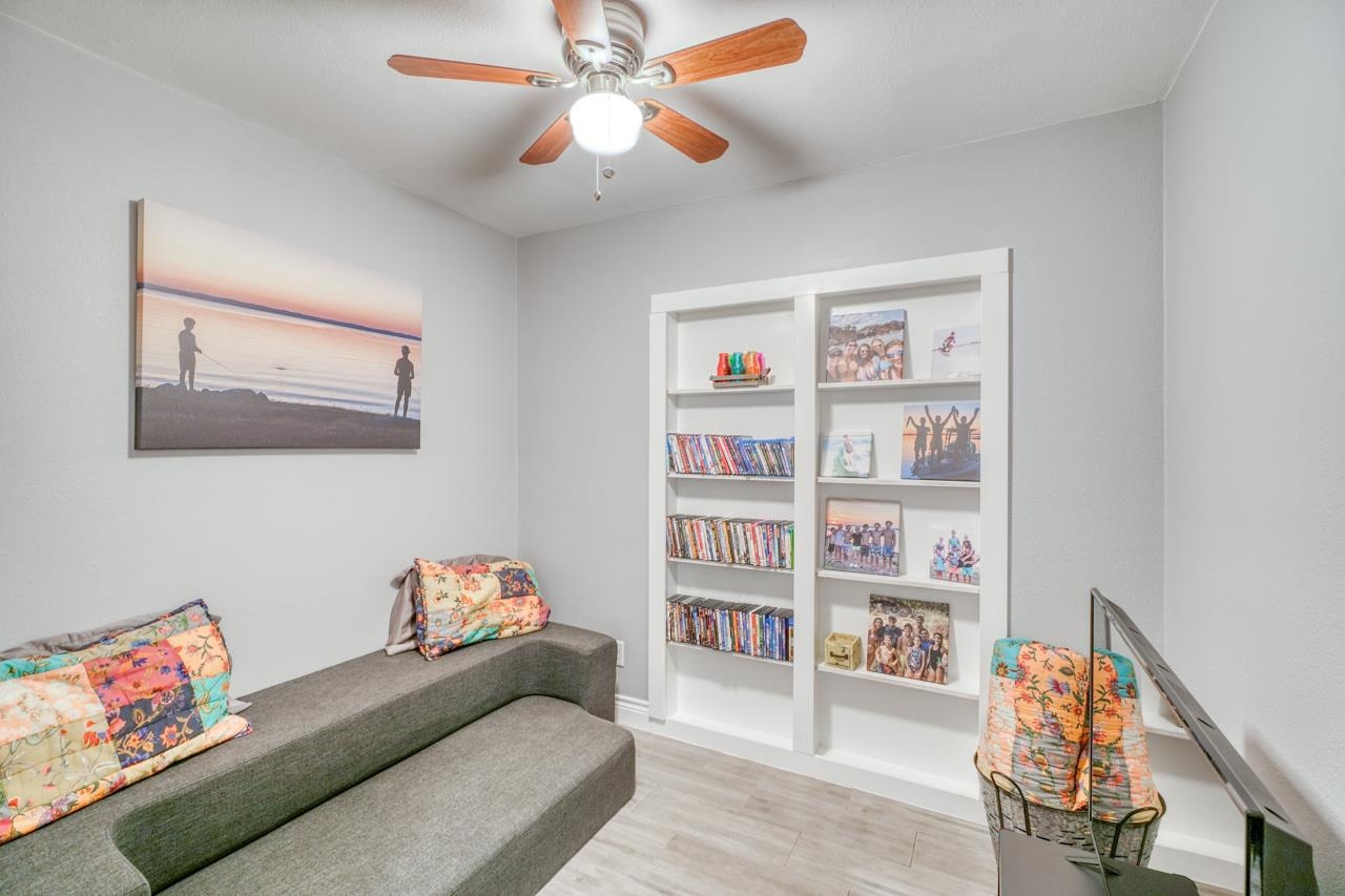 724 S Chaparral