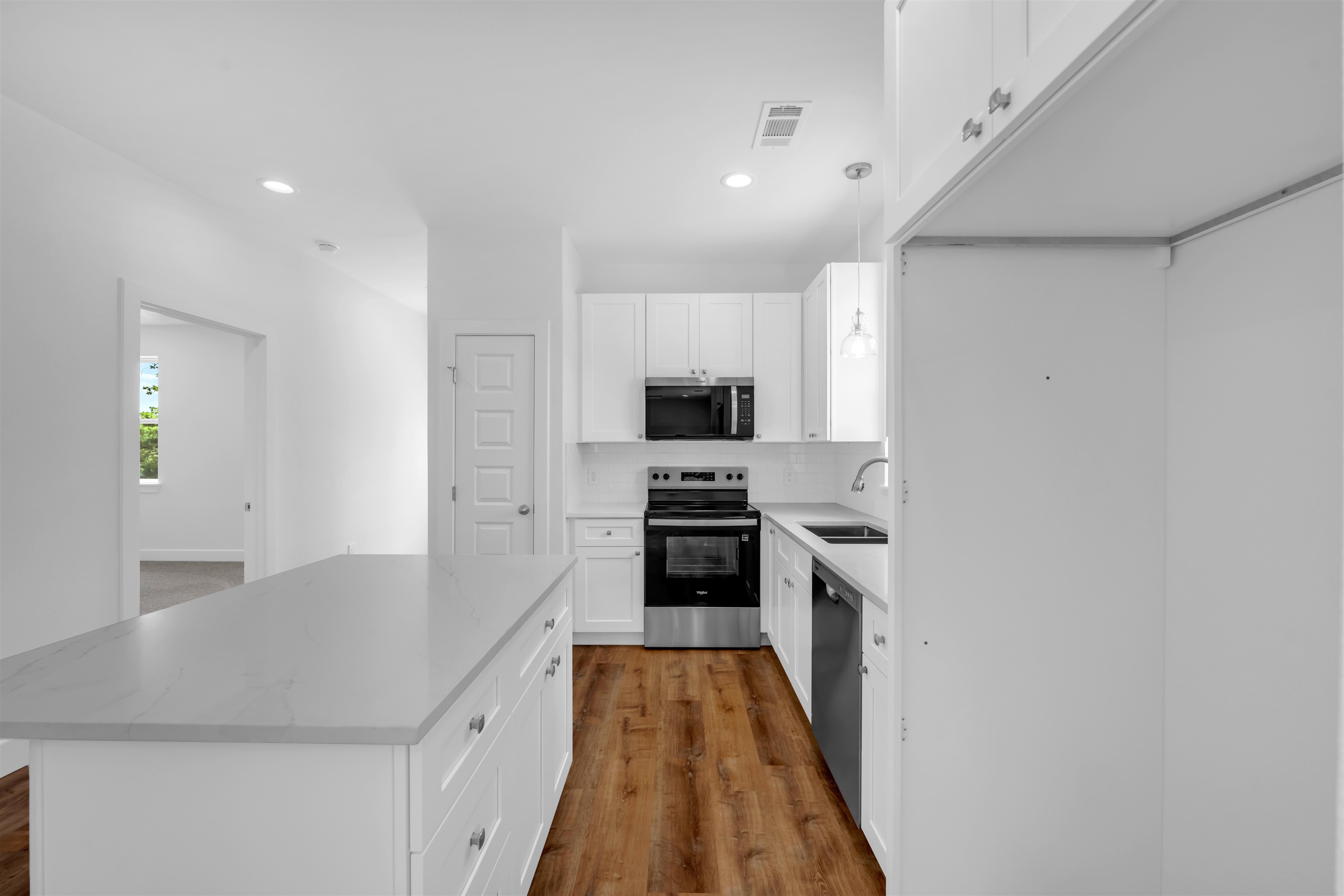1701 Lakewood