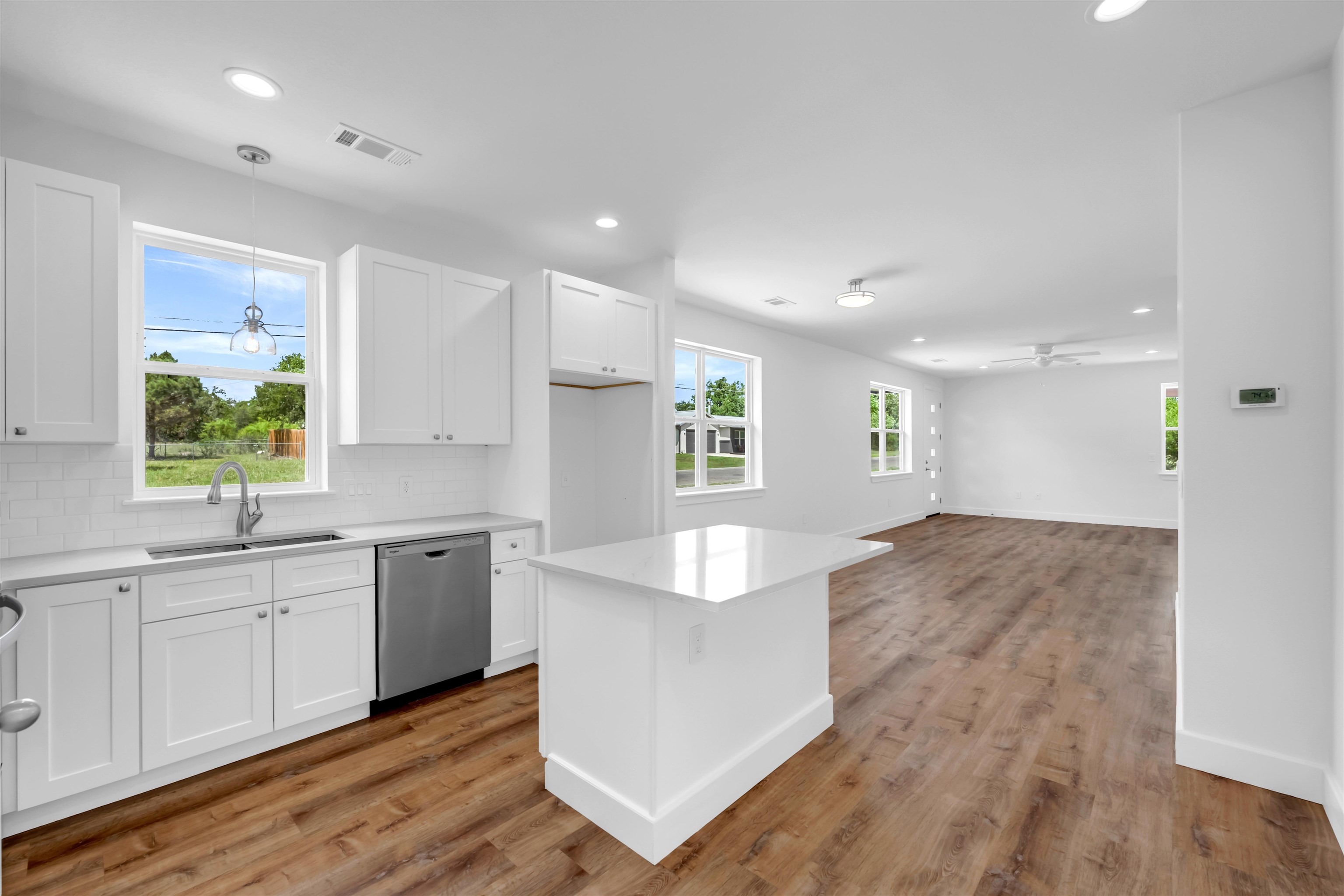 1701 Lakewood