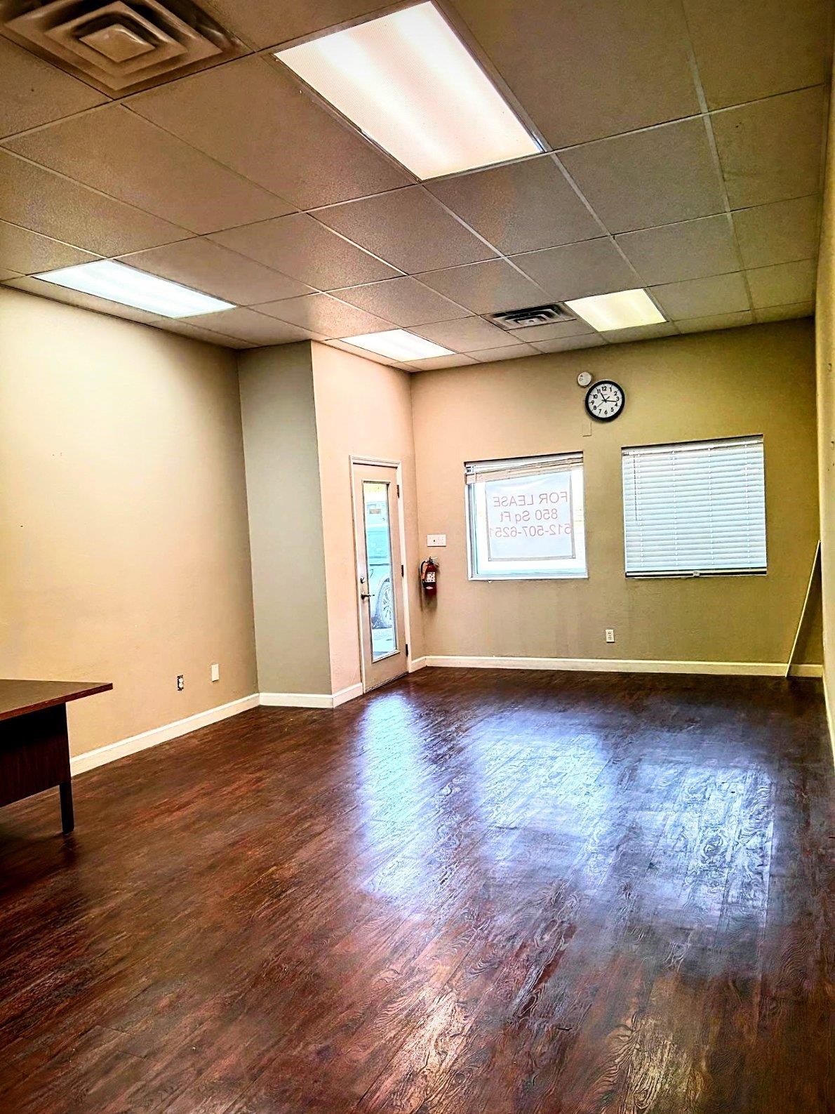 1614 N Hwy 281