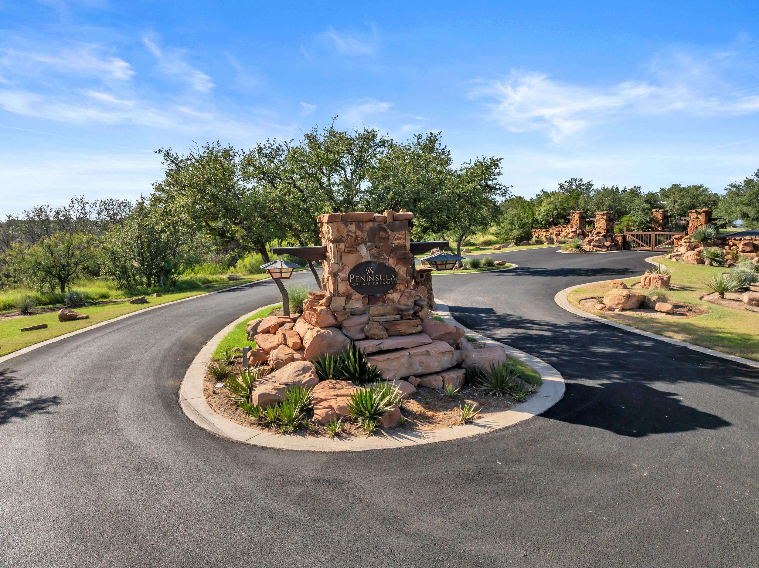406 & 408 Peninsula Drive