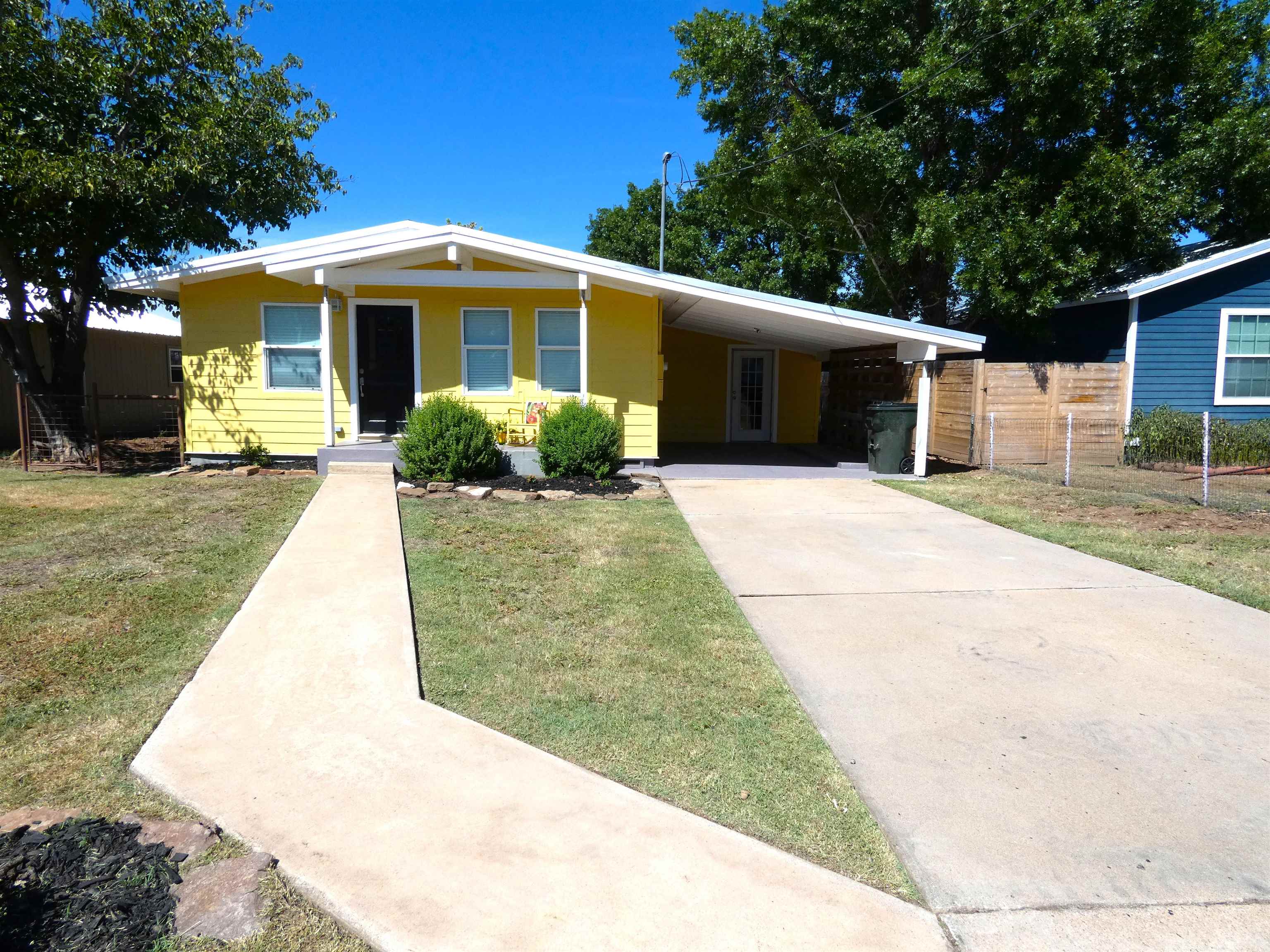1007 E Wallace