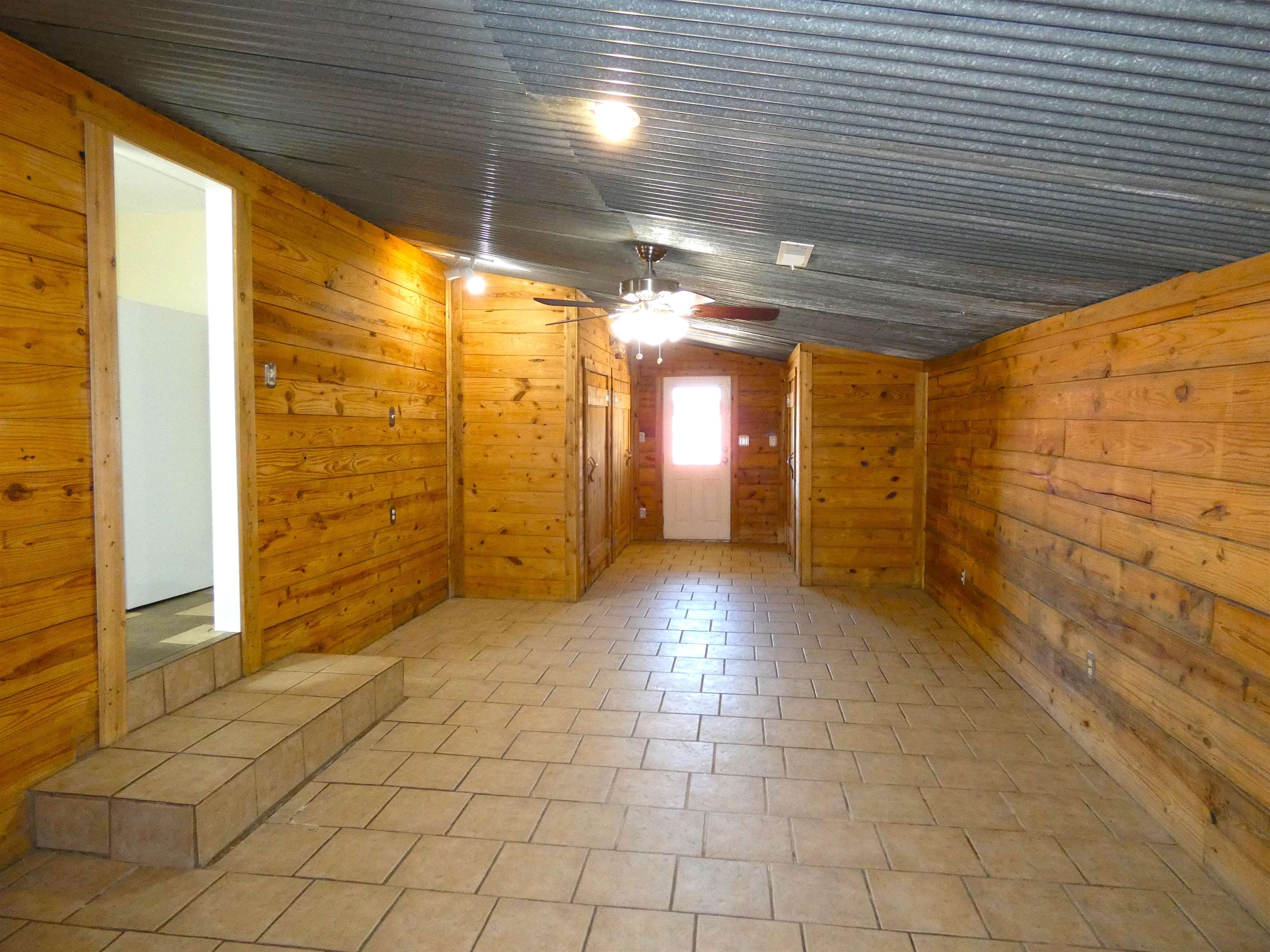 1007 E Wallace