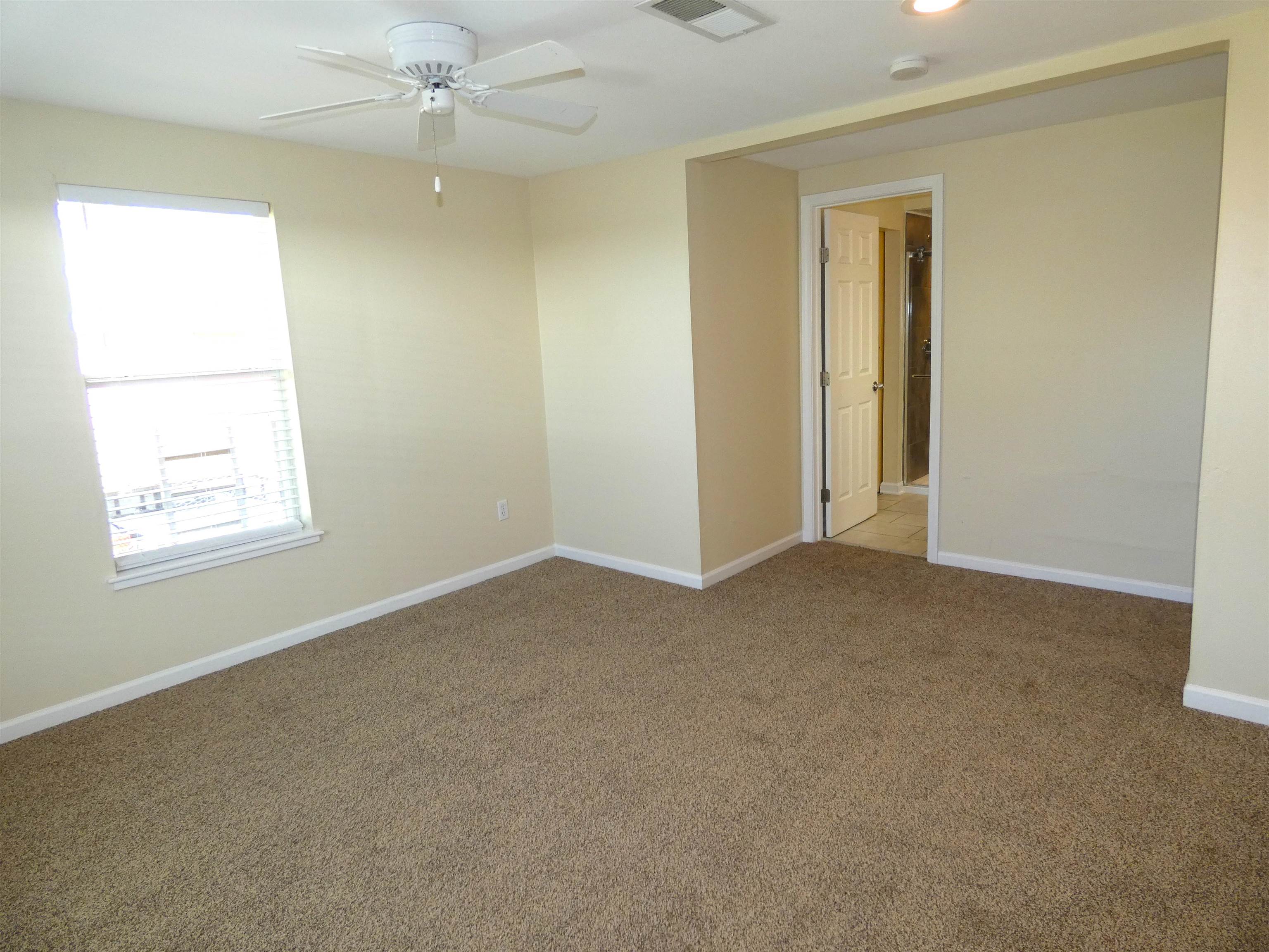 1007 E Wallace