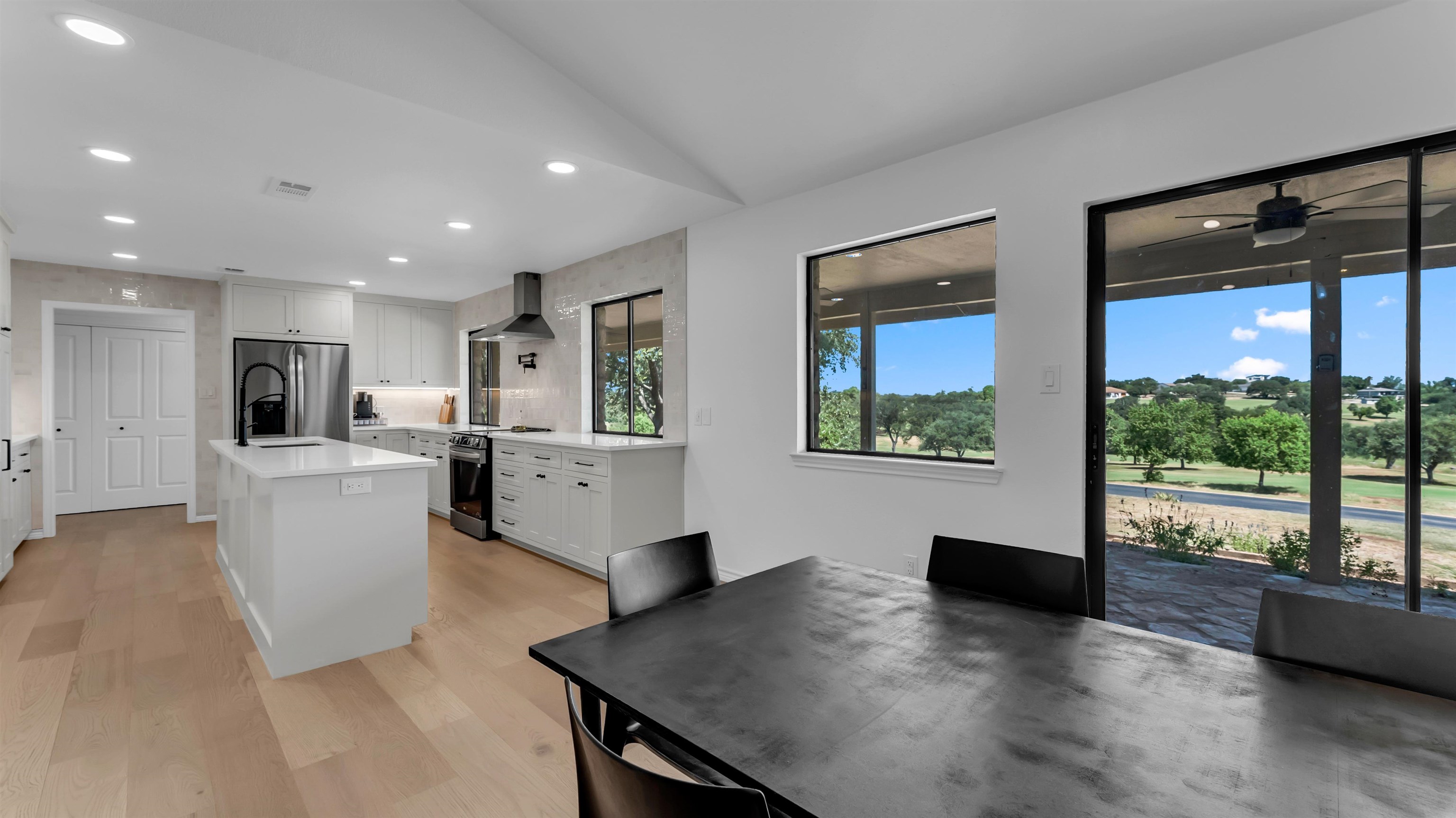 113 W Bluebonnet Road