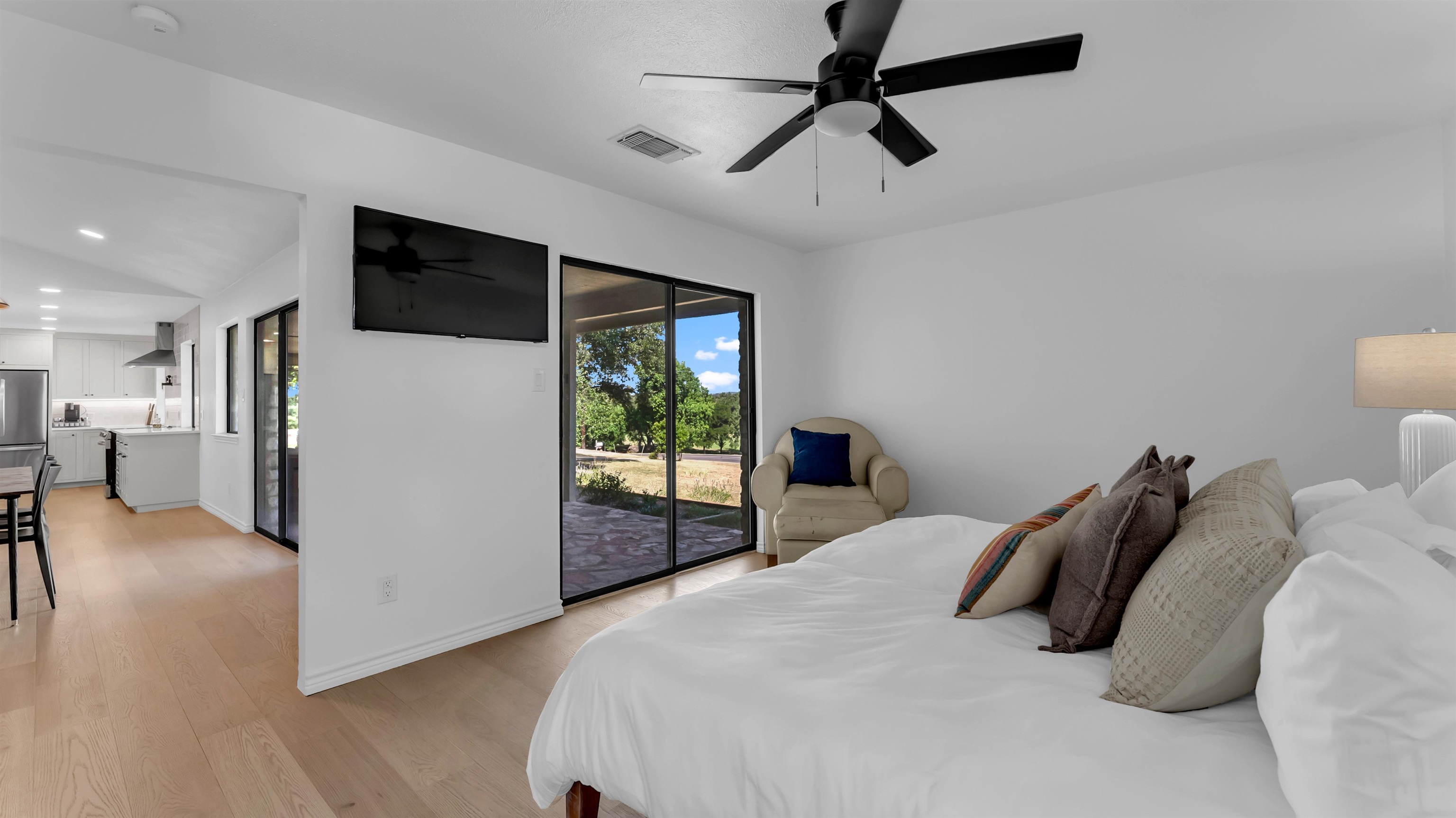 113 W Bluebonnet Road