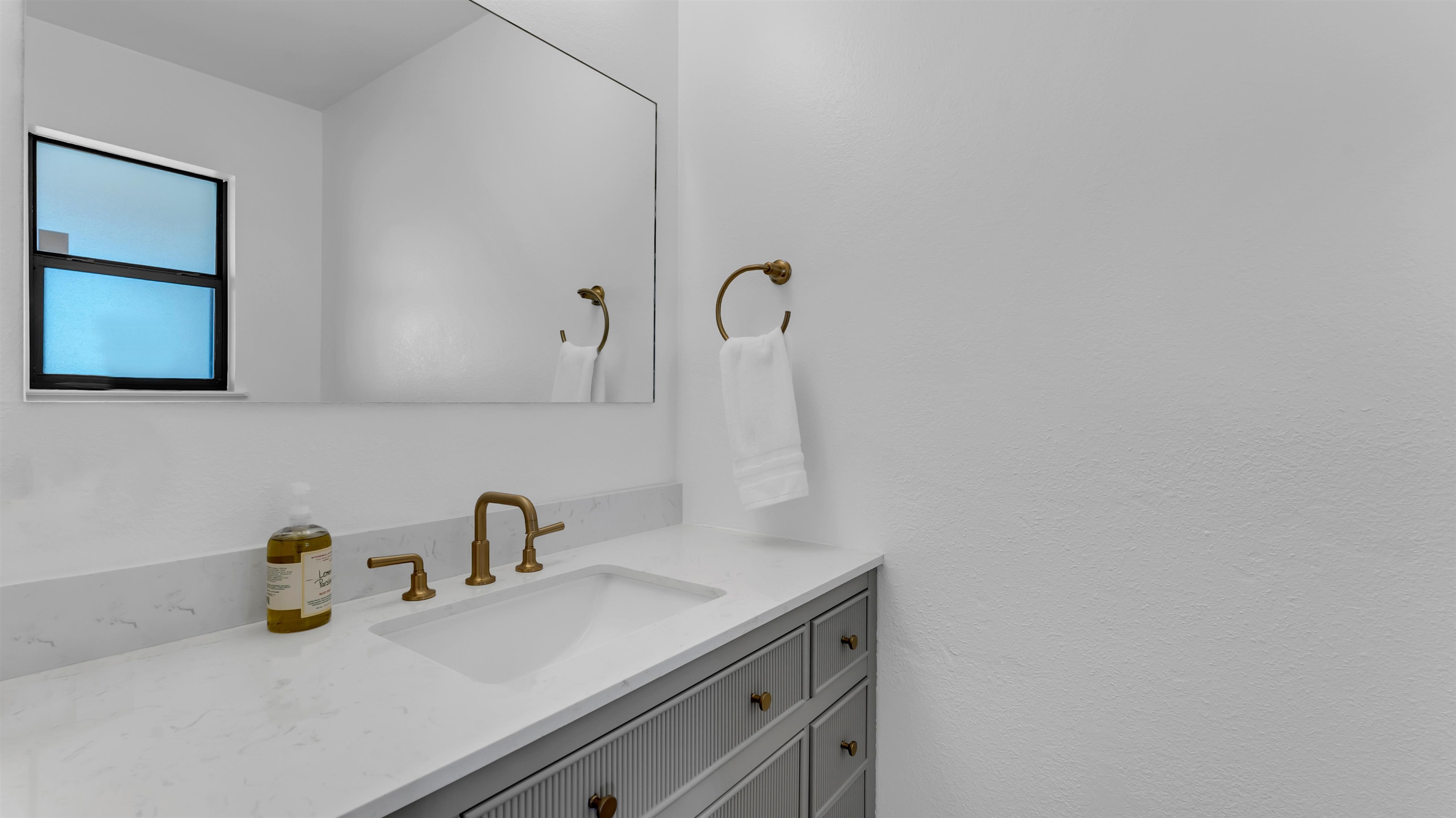 113 W Bluebonnet Road