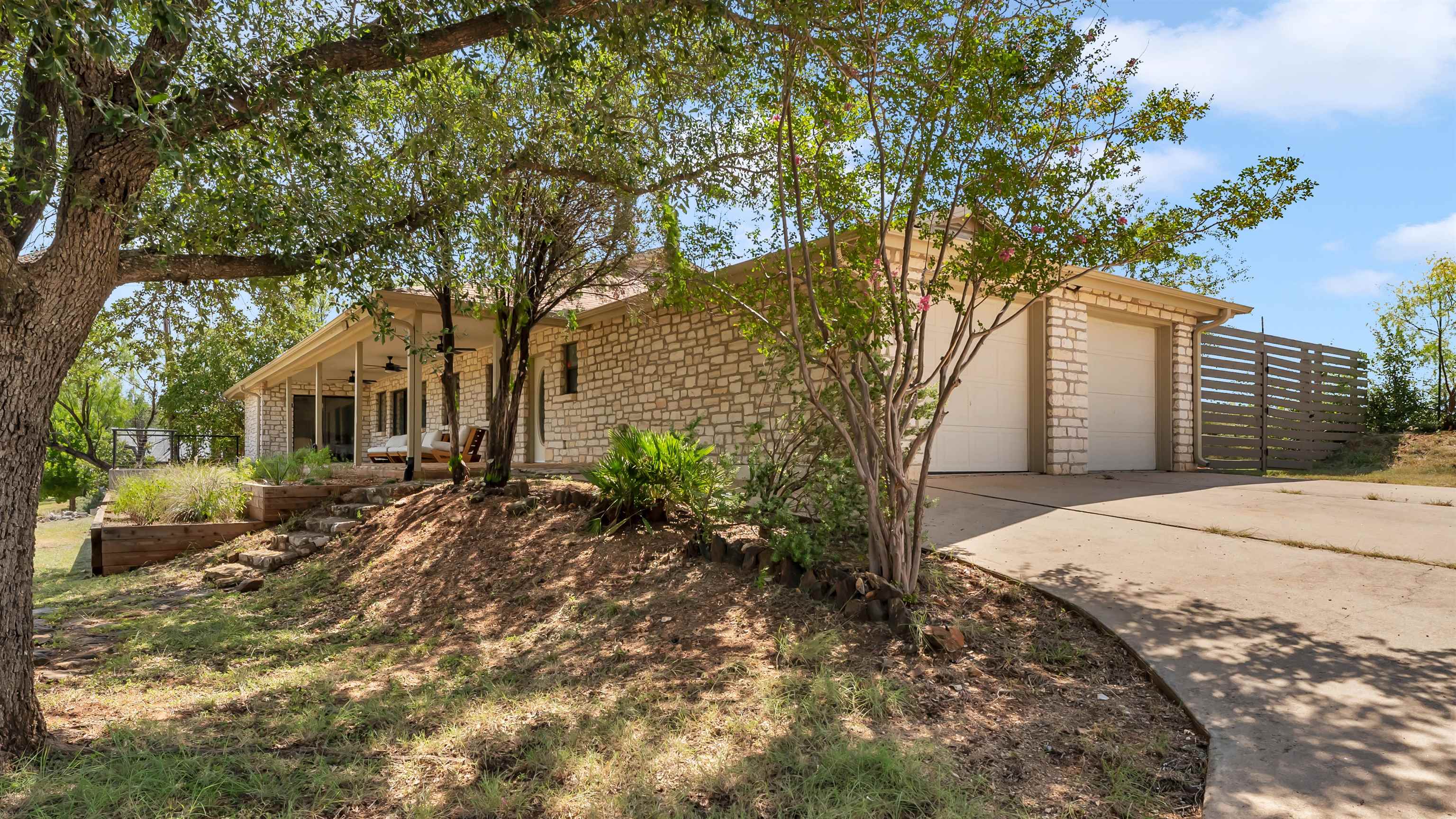 113 W Bluebonnet Road