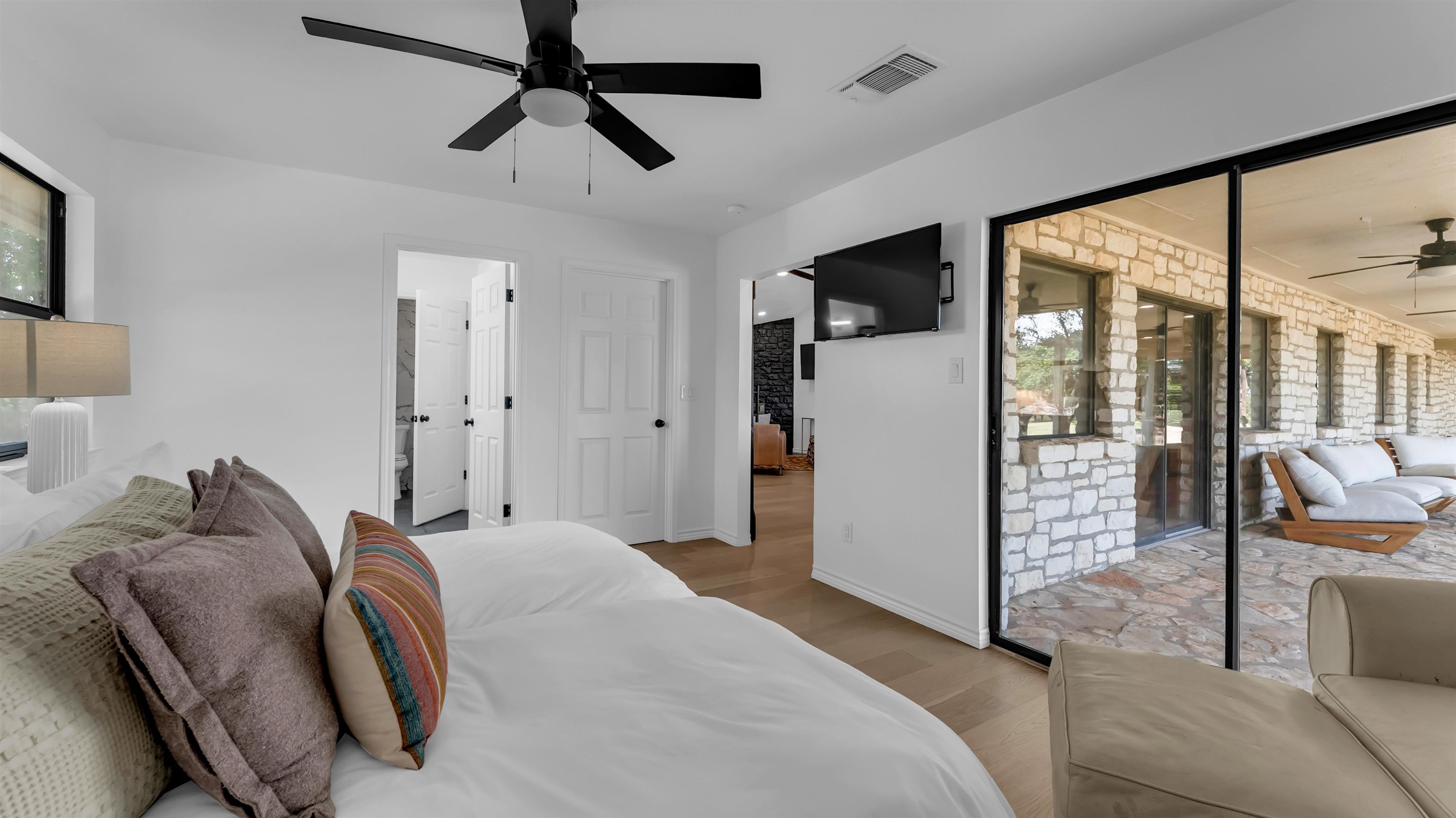 113 W Bluebonnet Road