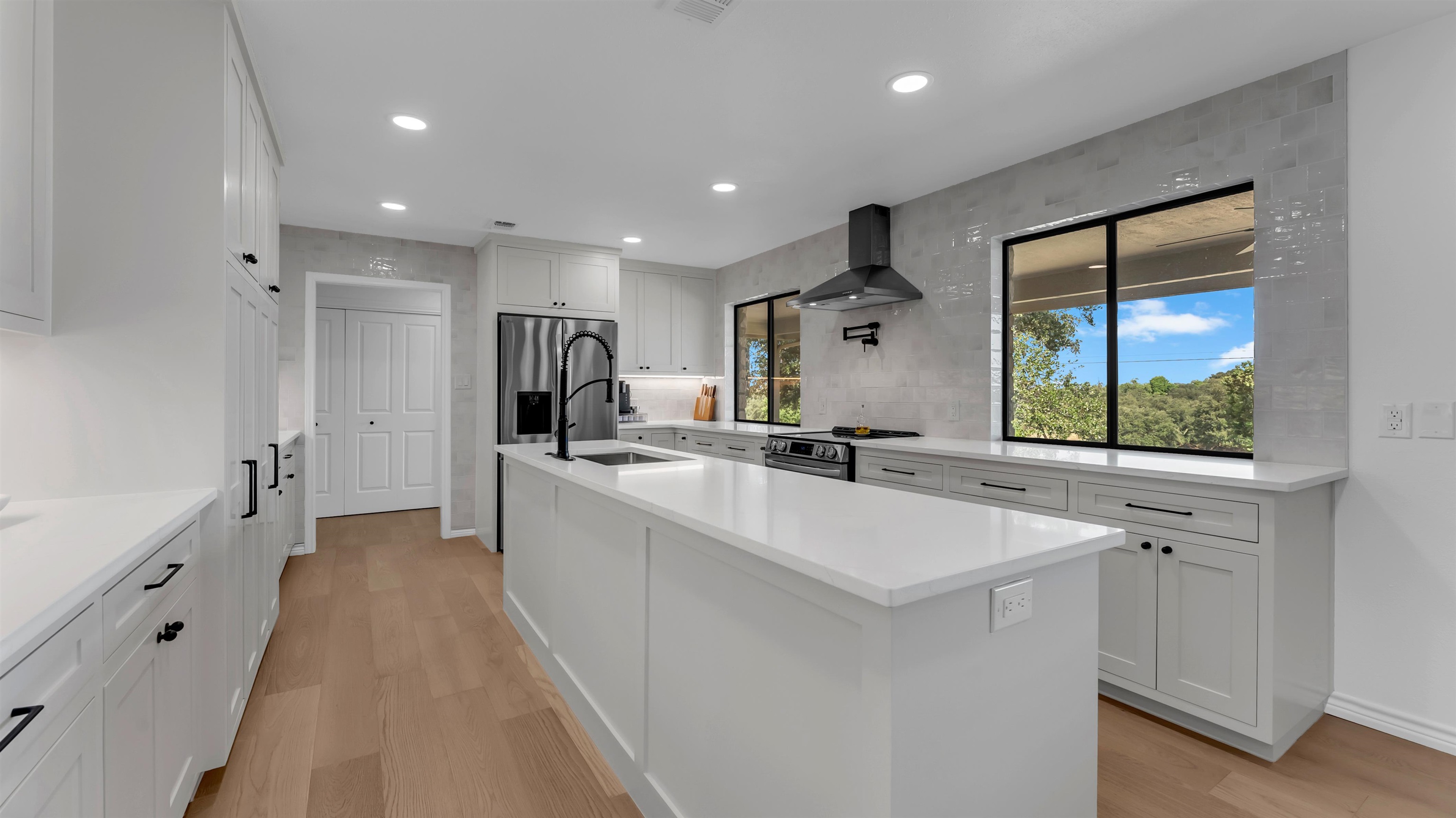 113 W Bluebonnet Road