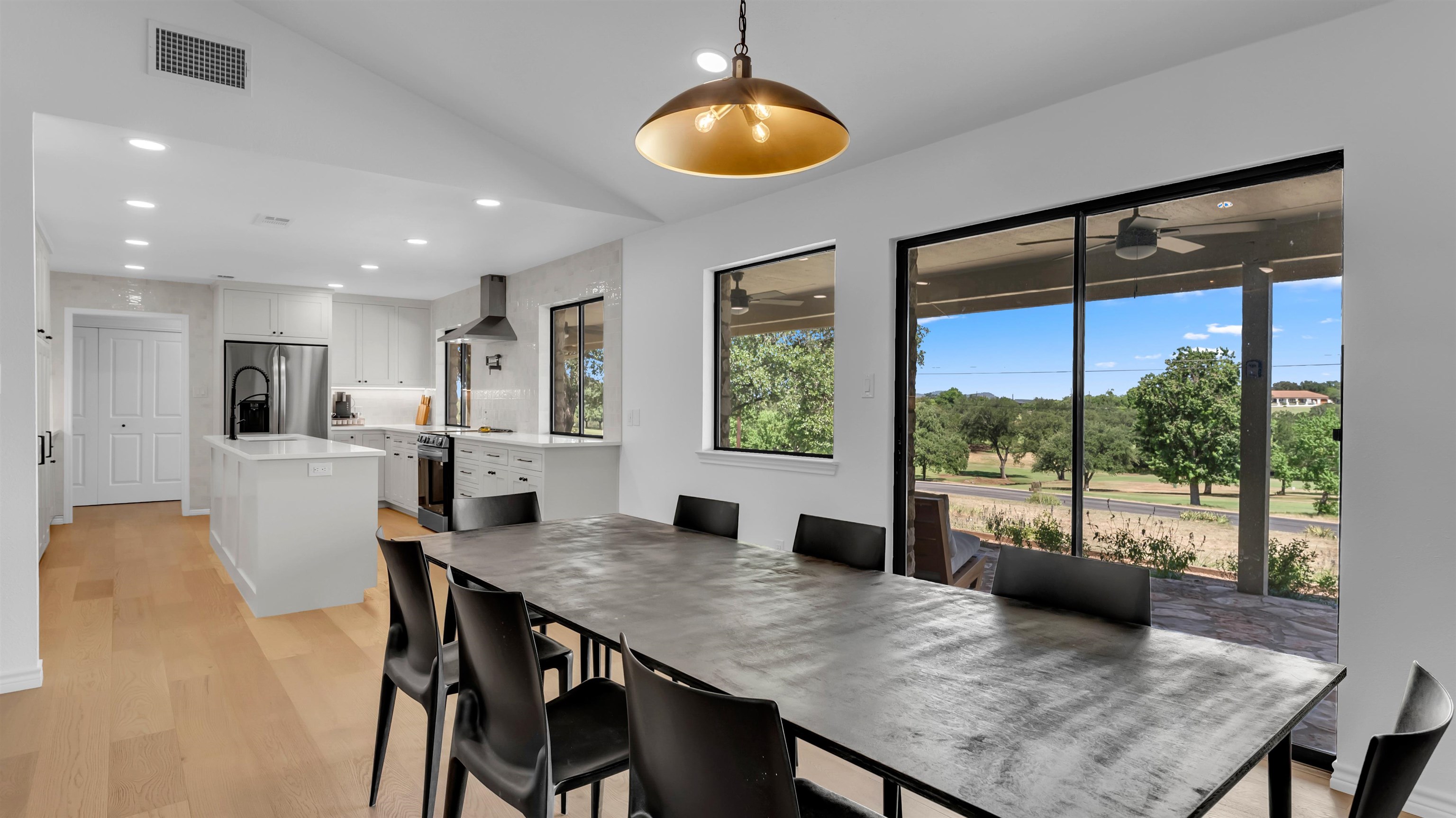 113 W Bluebonnet Road