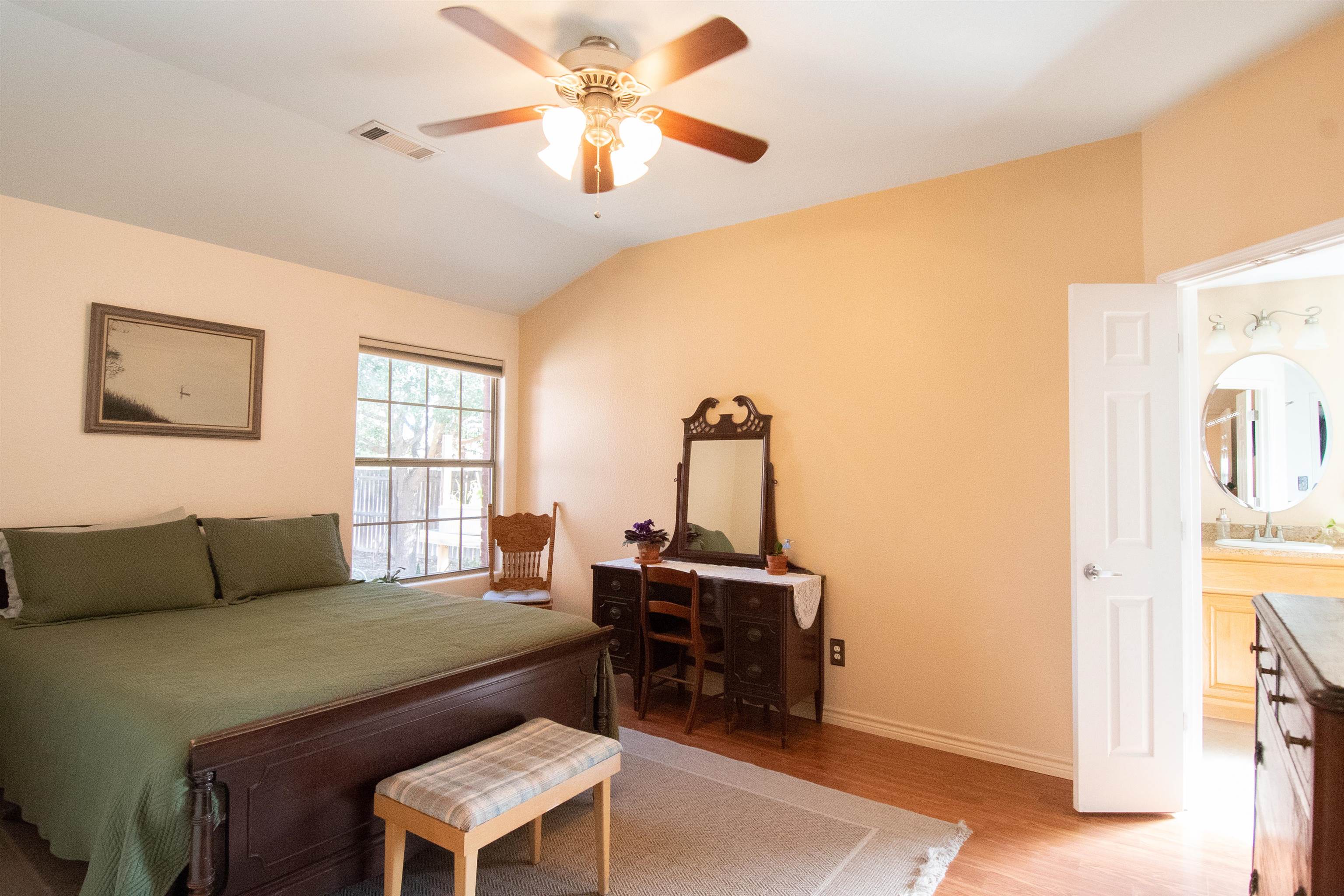 1109 E College