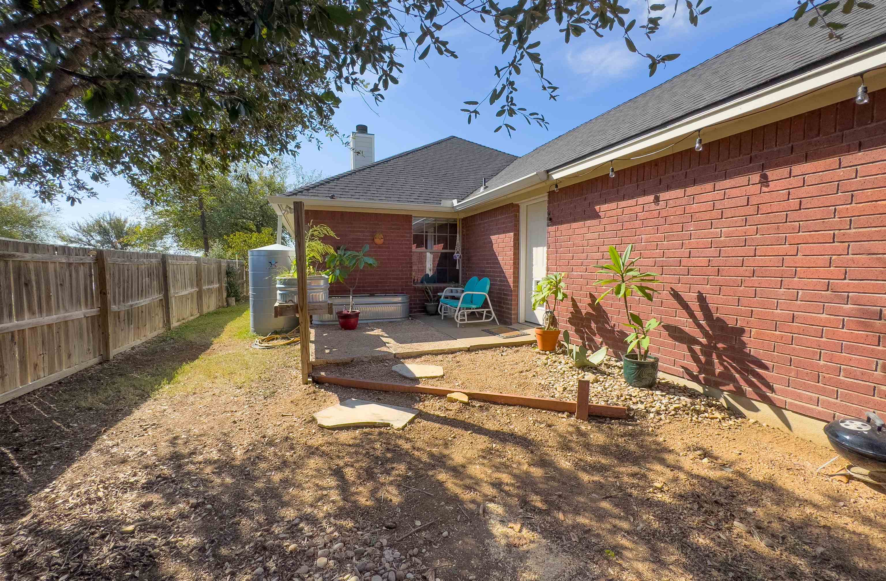 1109 E College