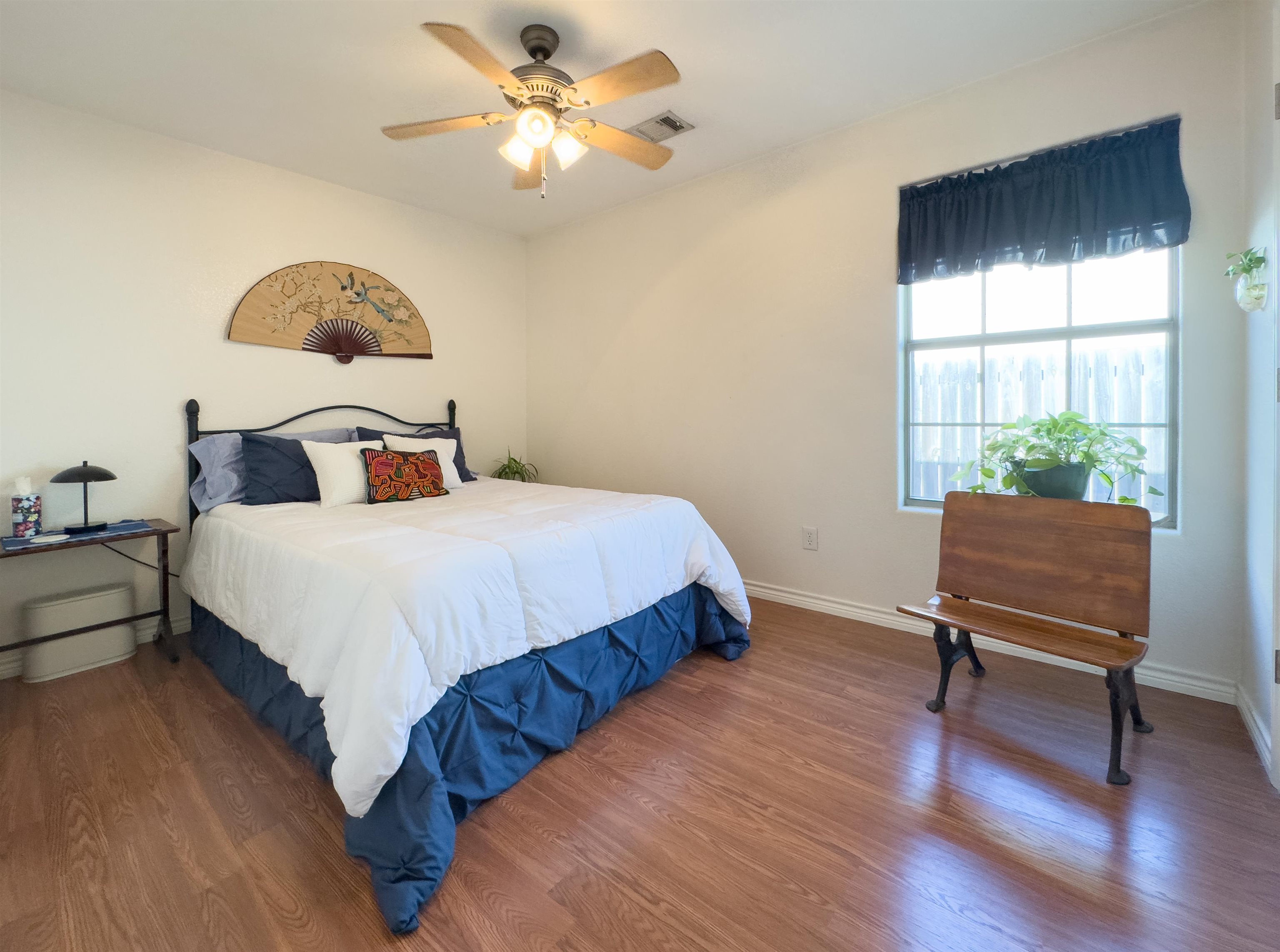 1109 E College
