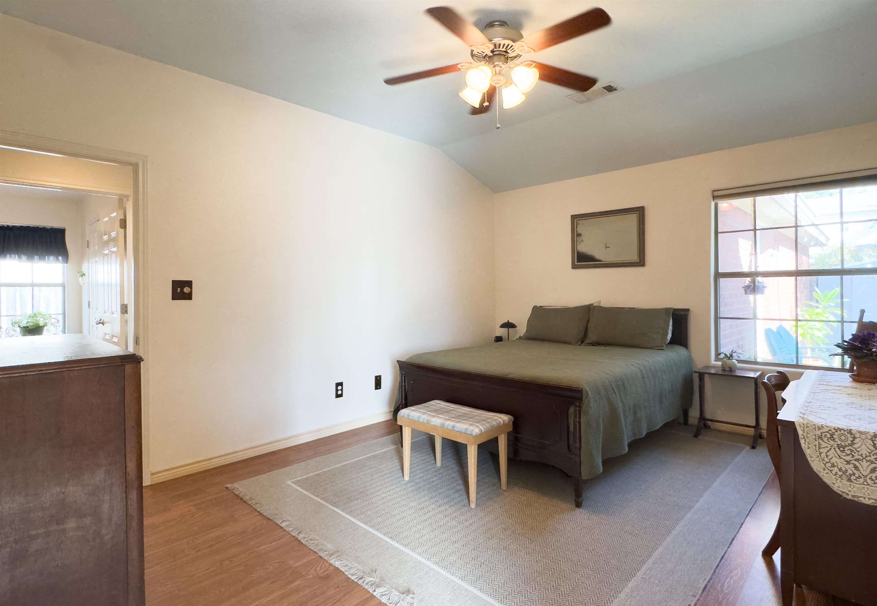 1109 E College
