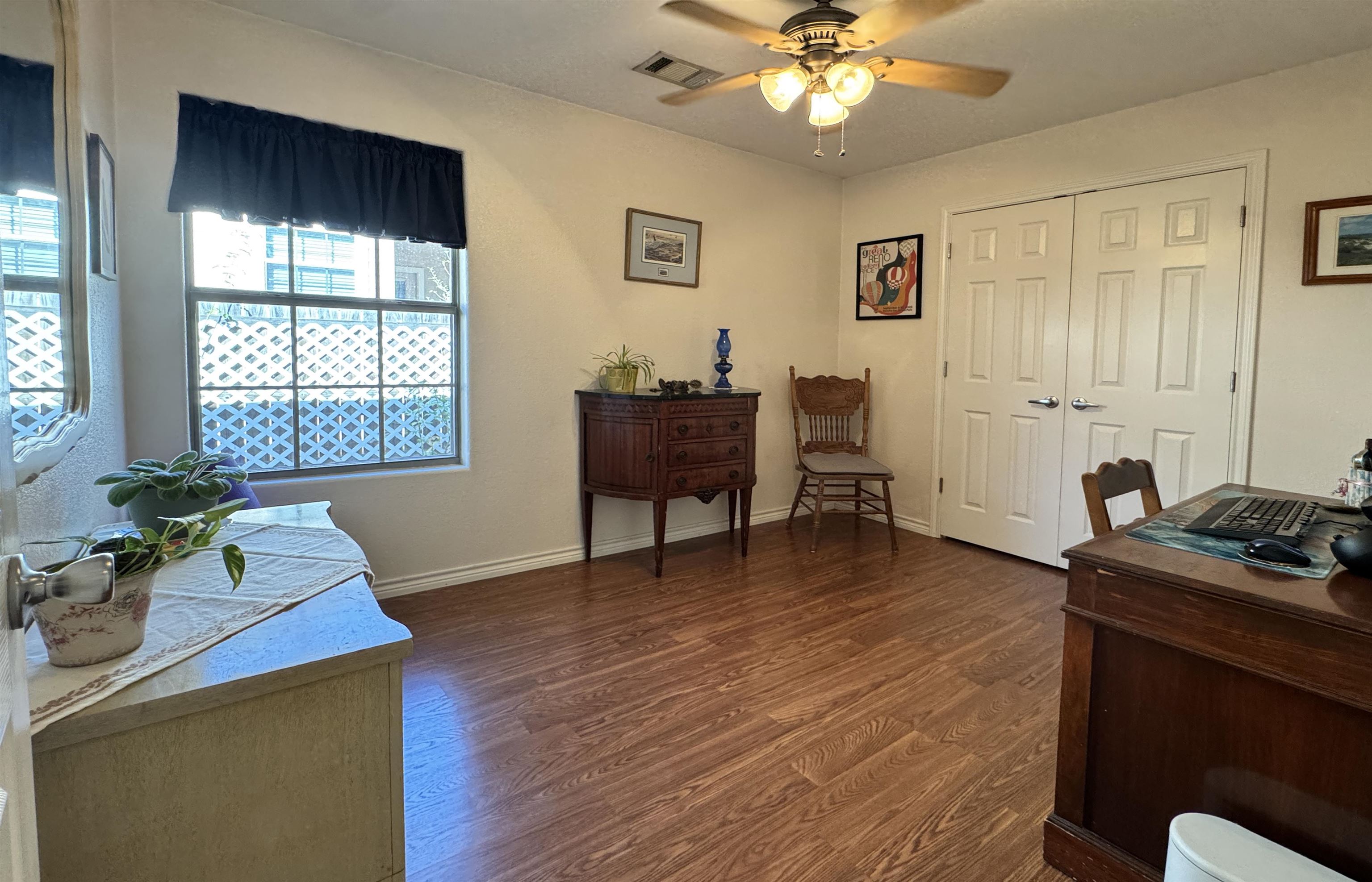 1109 E College