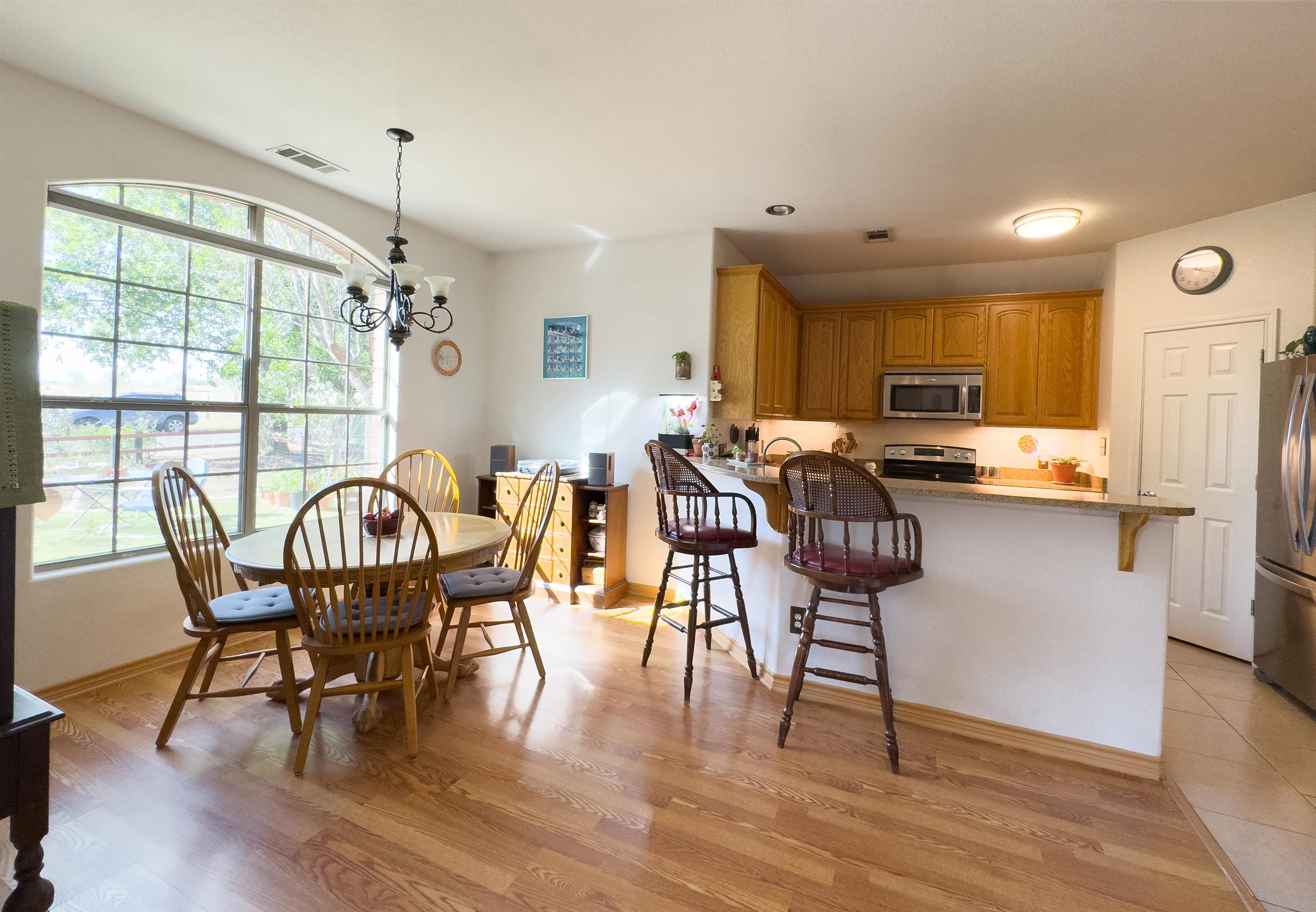 1109 E College