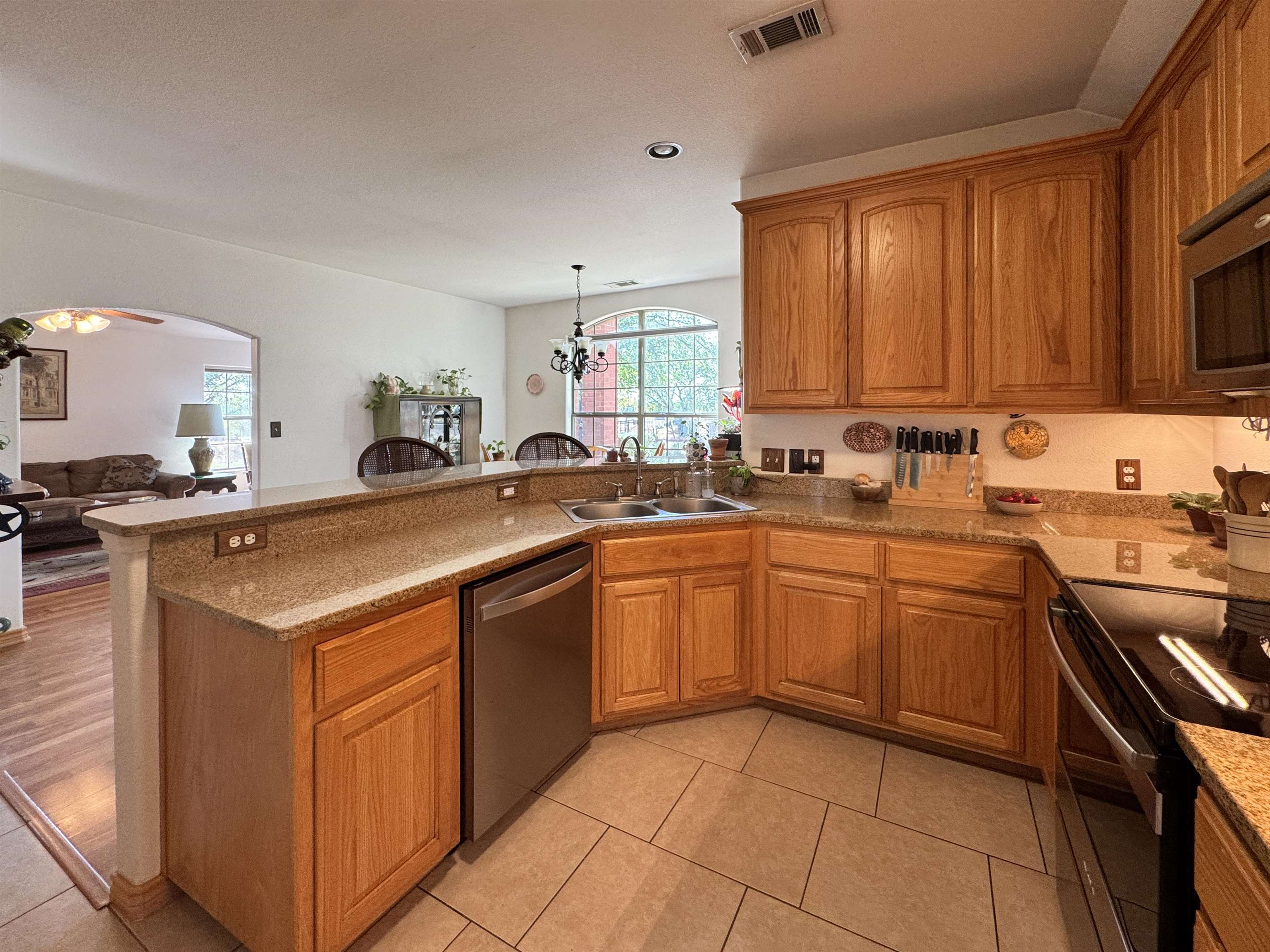 1109 E College