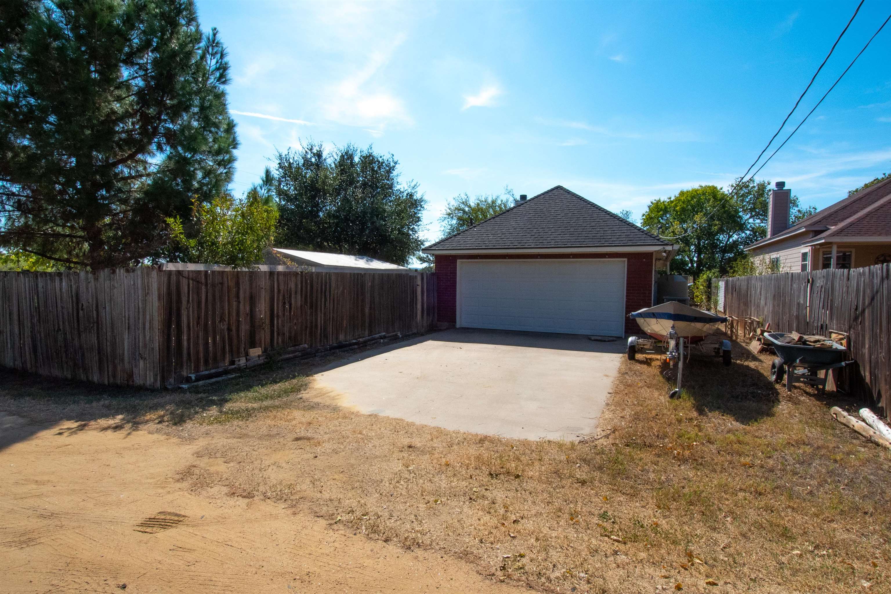 1109 E College